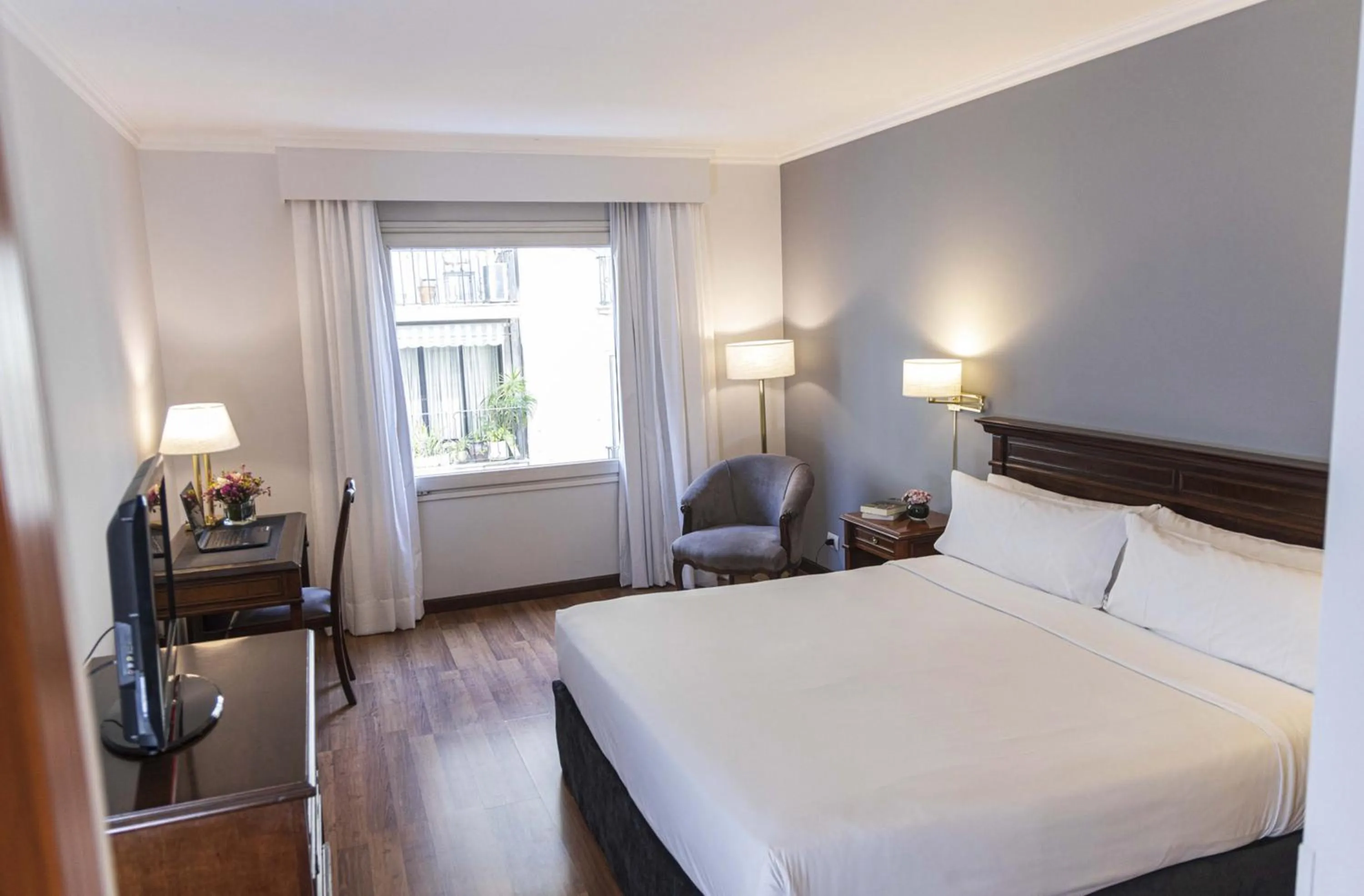 Bed in Cyan Américas Towers Hotel