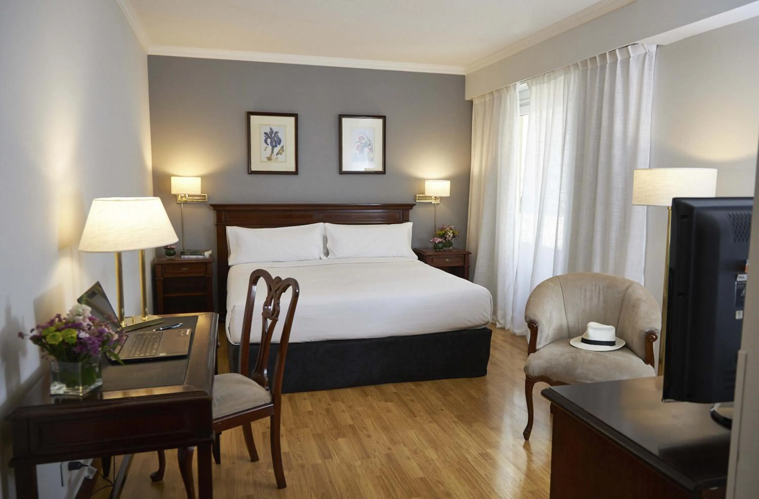 Bed in Cyan Américas Towers Hotel