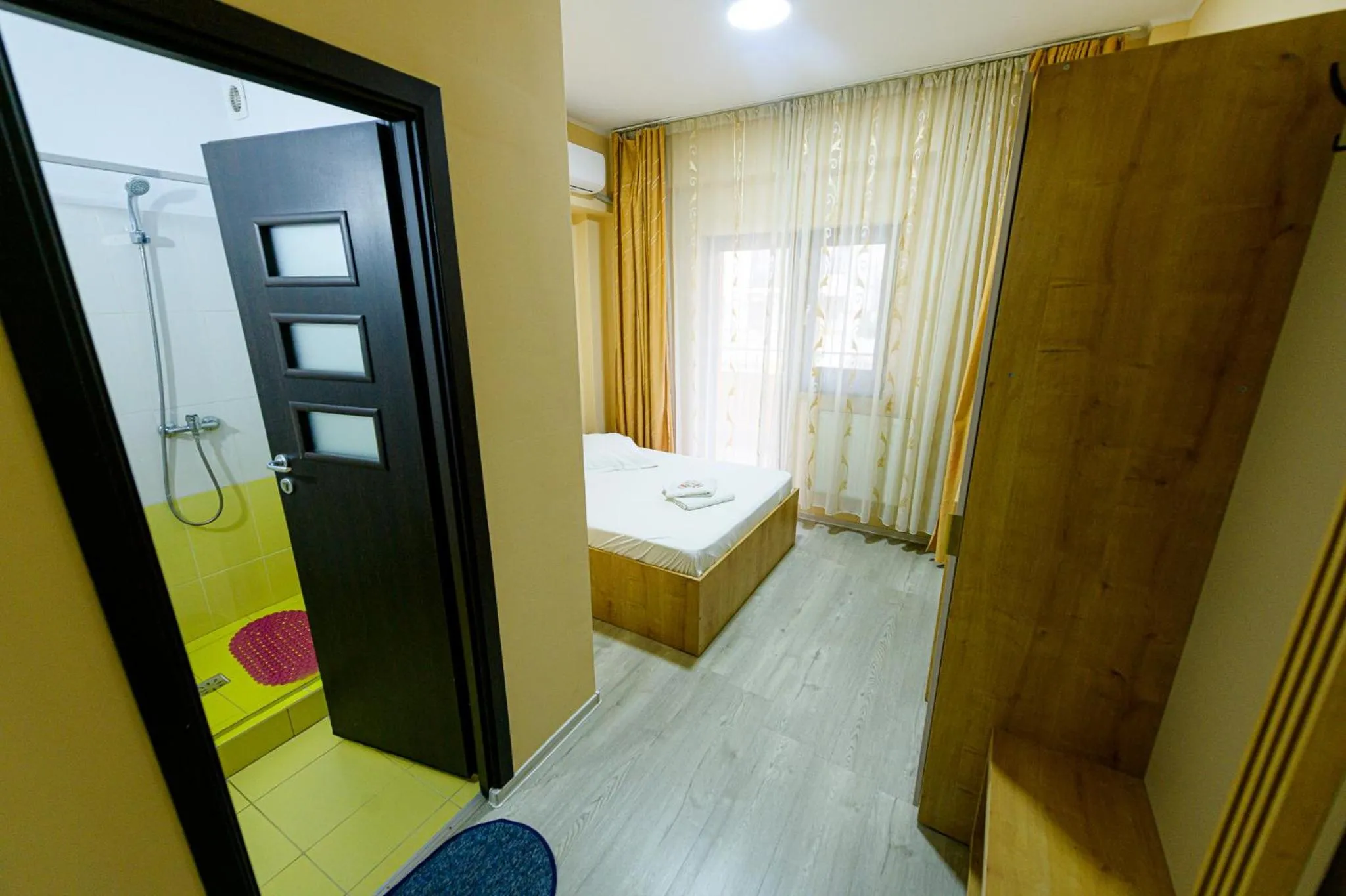 Bathroom, Bed in Pensiunea Domneasca