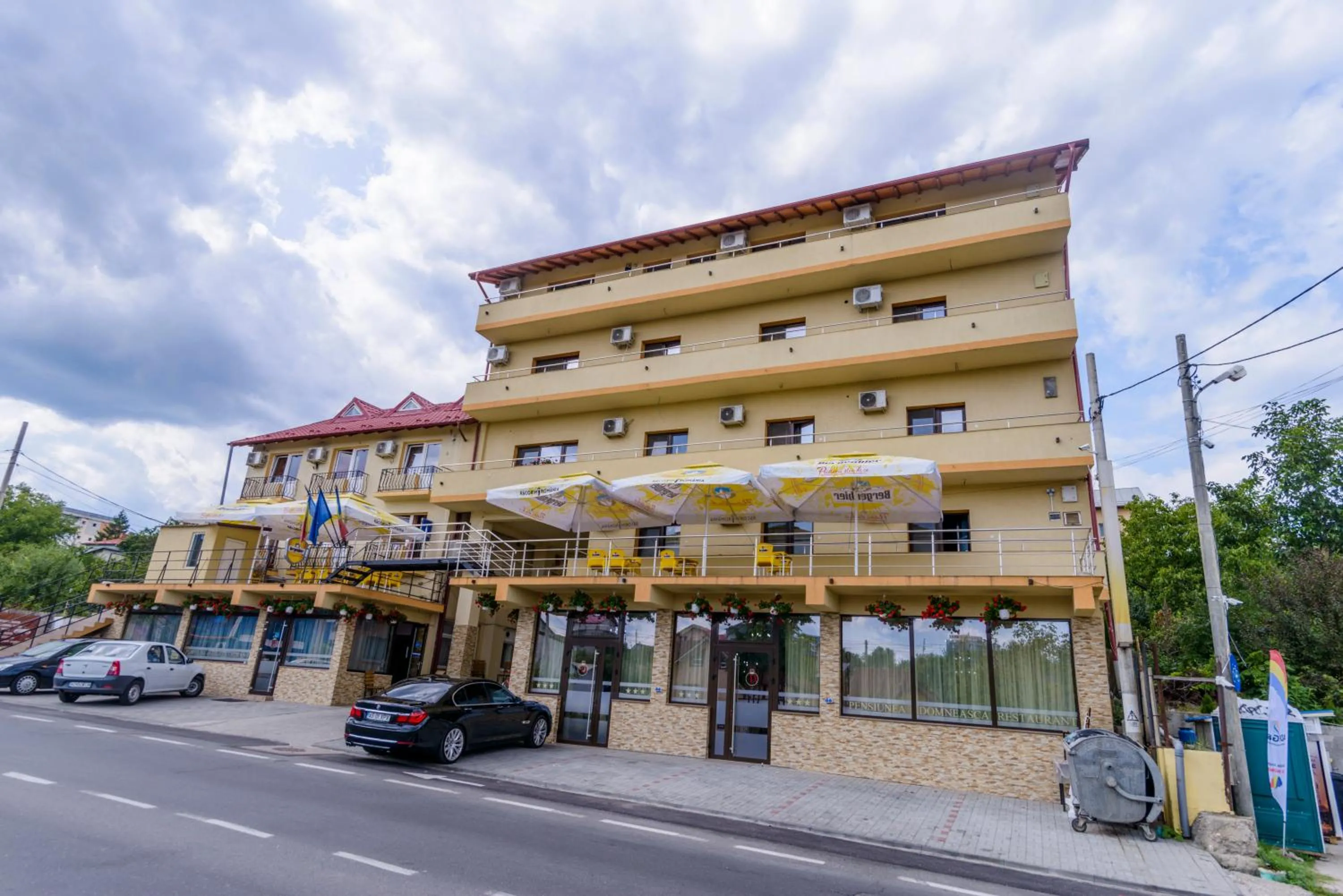 Property building in Pensiunea Domneasca