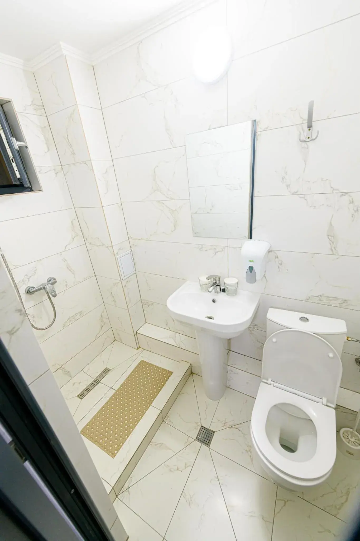 Single Room - single occupancy in Pensiunea Domneasca Single Room - single occupancy in Pensiunea Domneasca