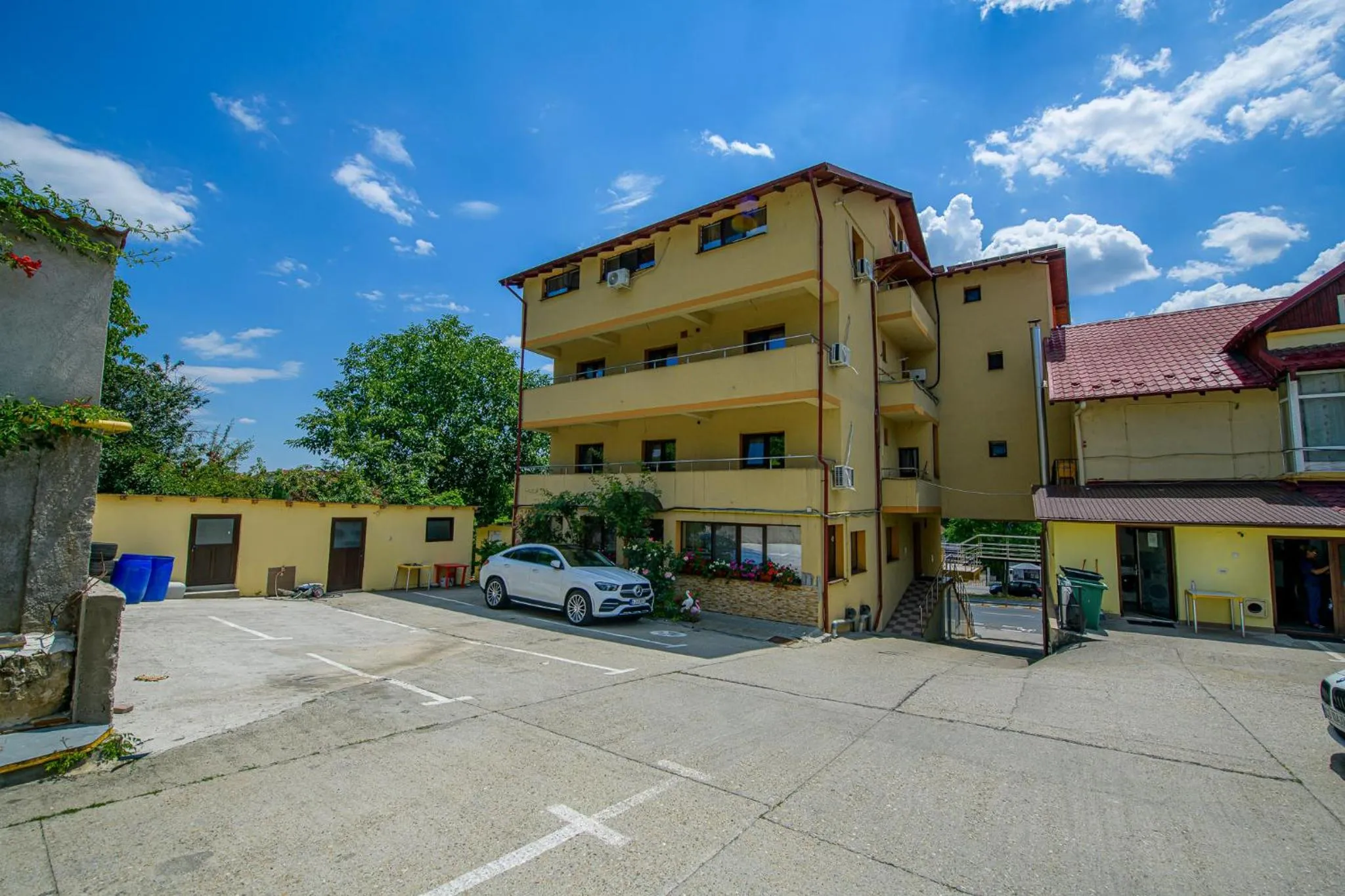 Property building in Pensiunea Domneasca