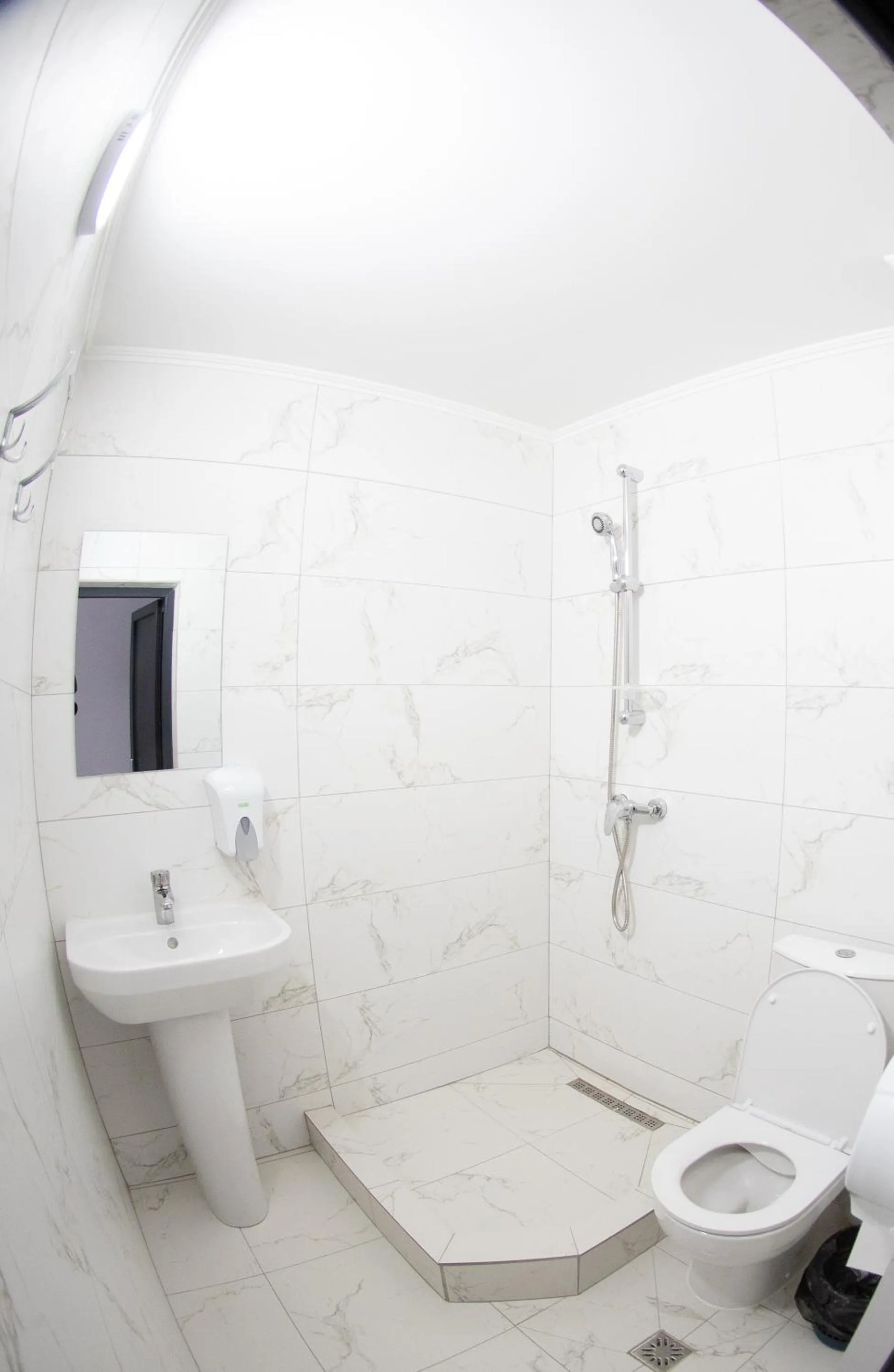 Bathroom in Pensiunea Domneasca