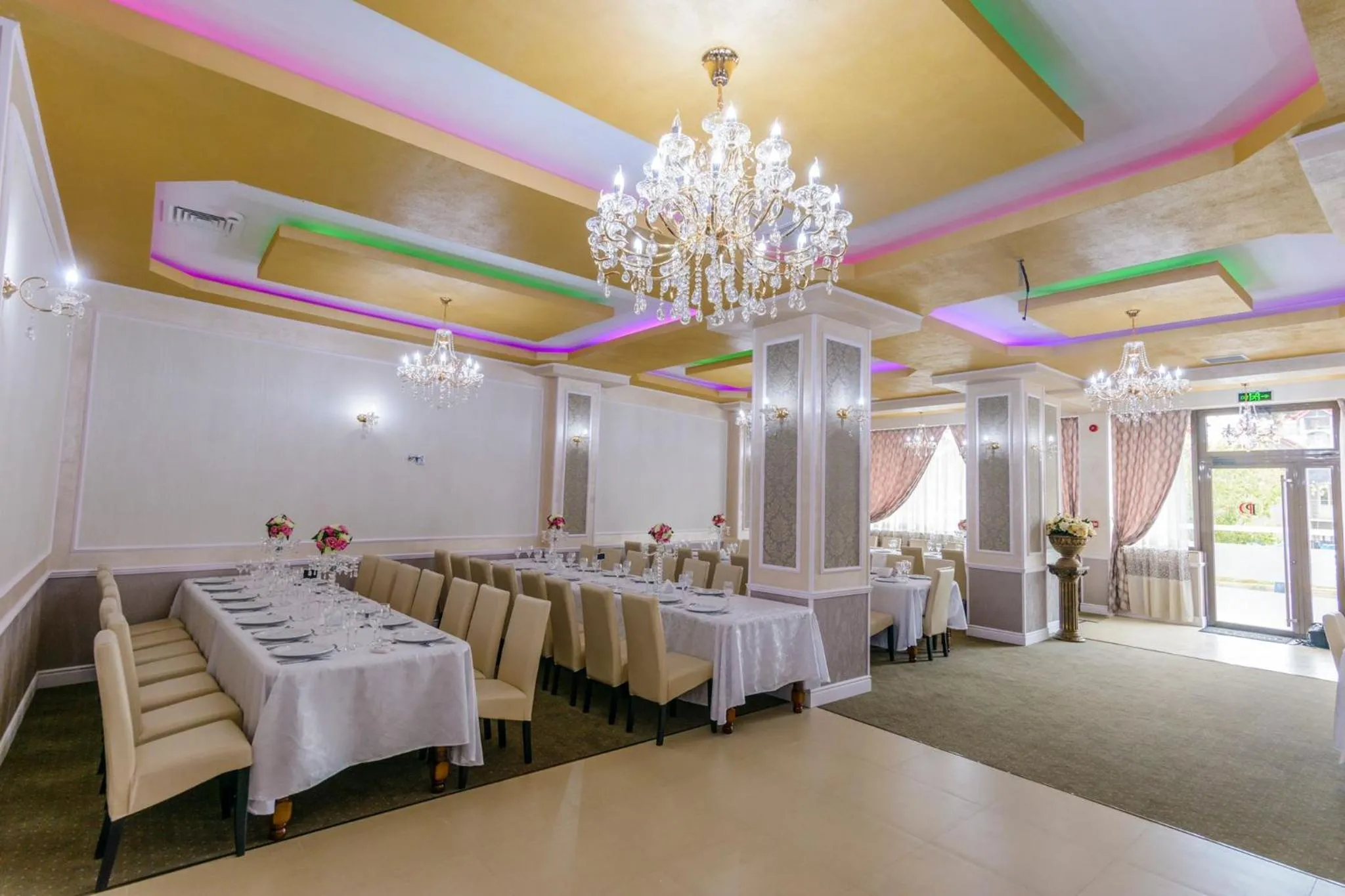 Restaurant/places to eat in Pensiunea Domneasca