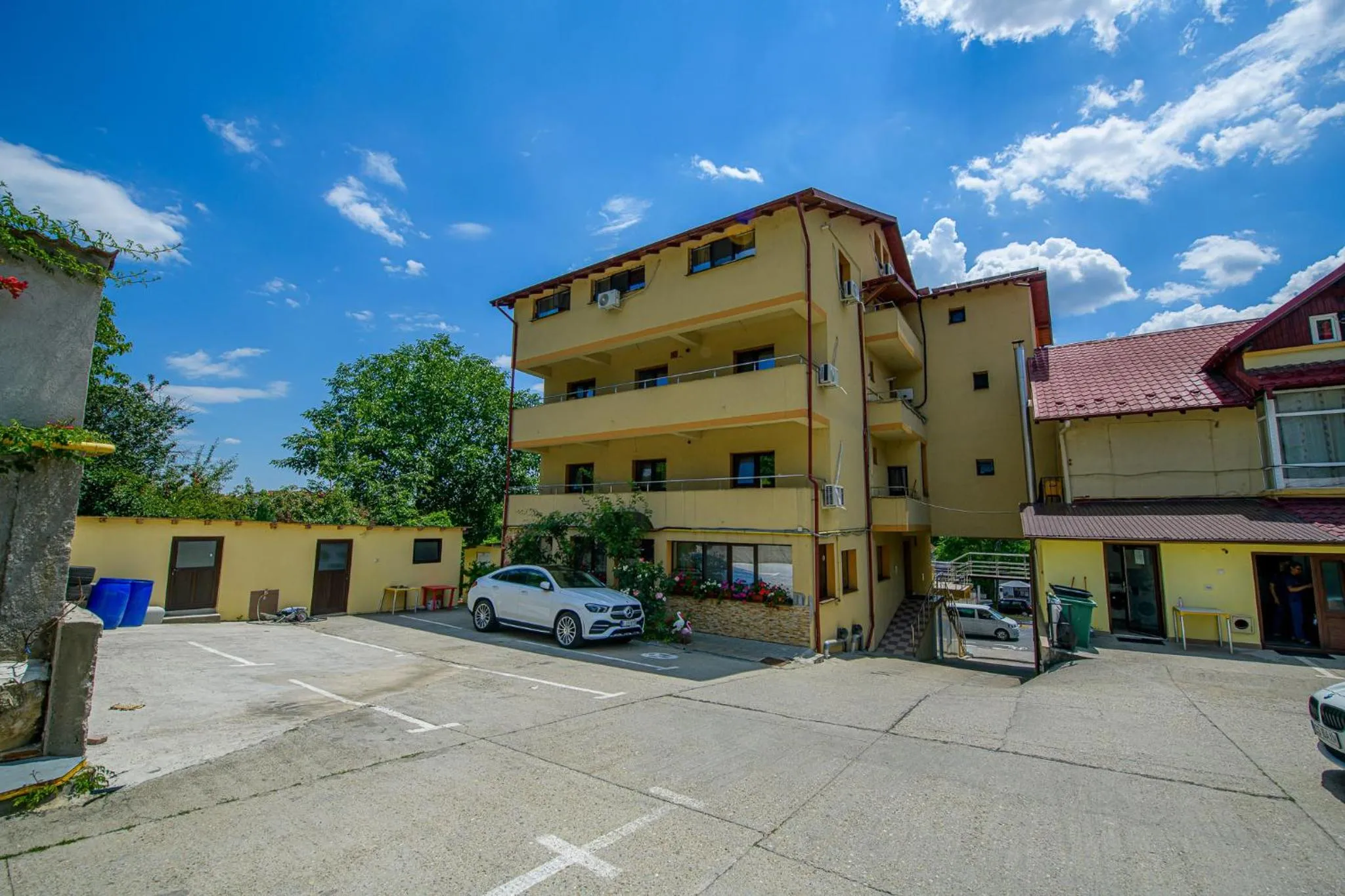 Property building in Pensiunea Domneasca