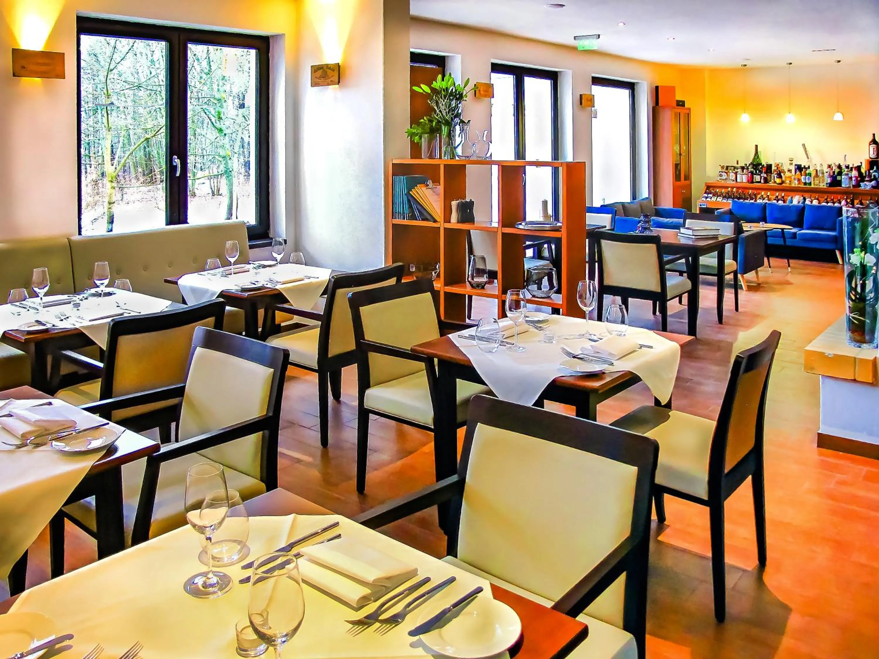 Restaurant/places to eat in DAS TANN rooms & wine