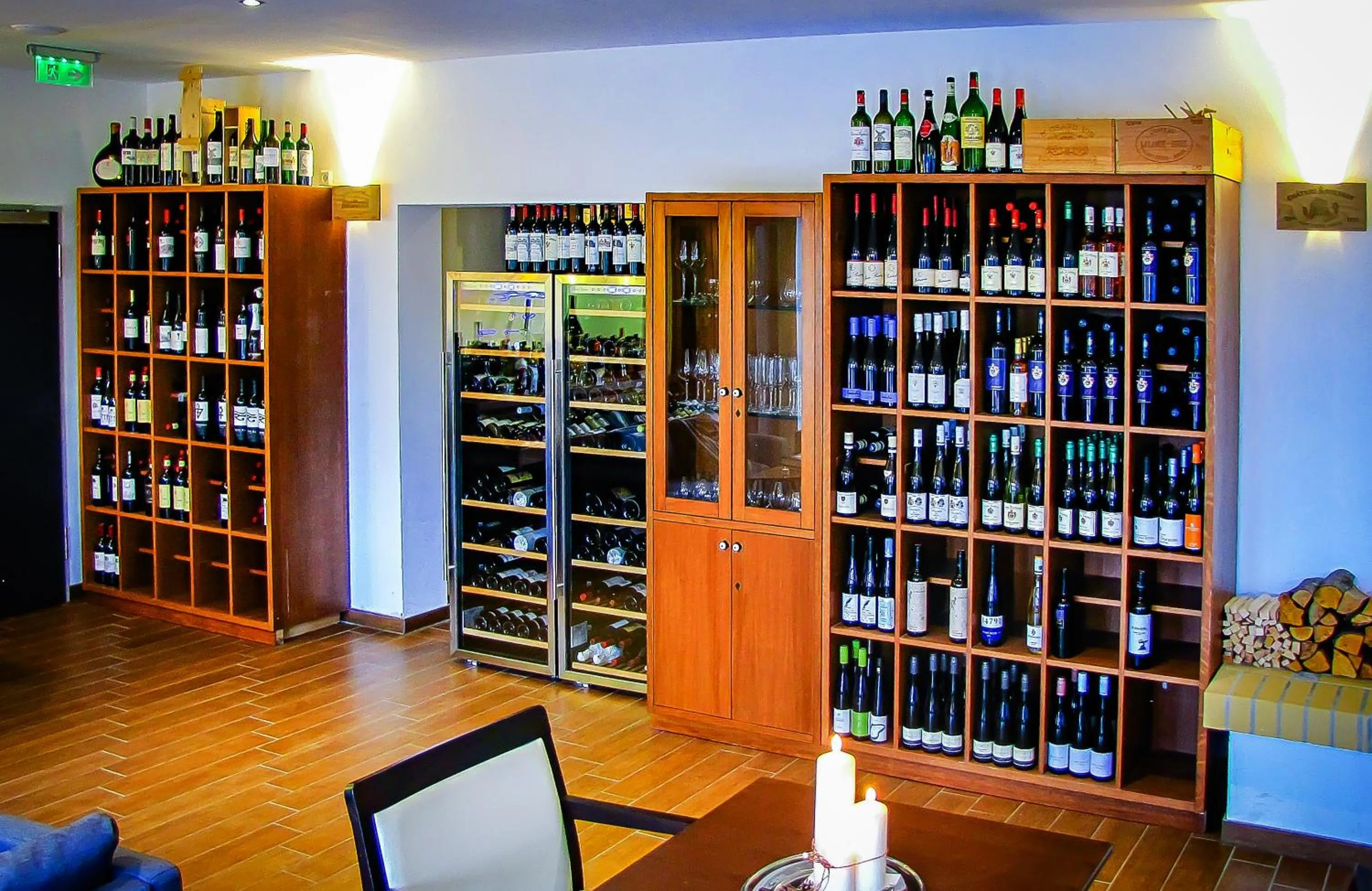Restaurant/places to eat in DAS TANN rooms & wine