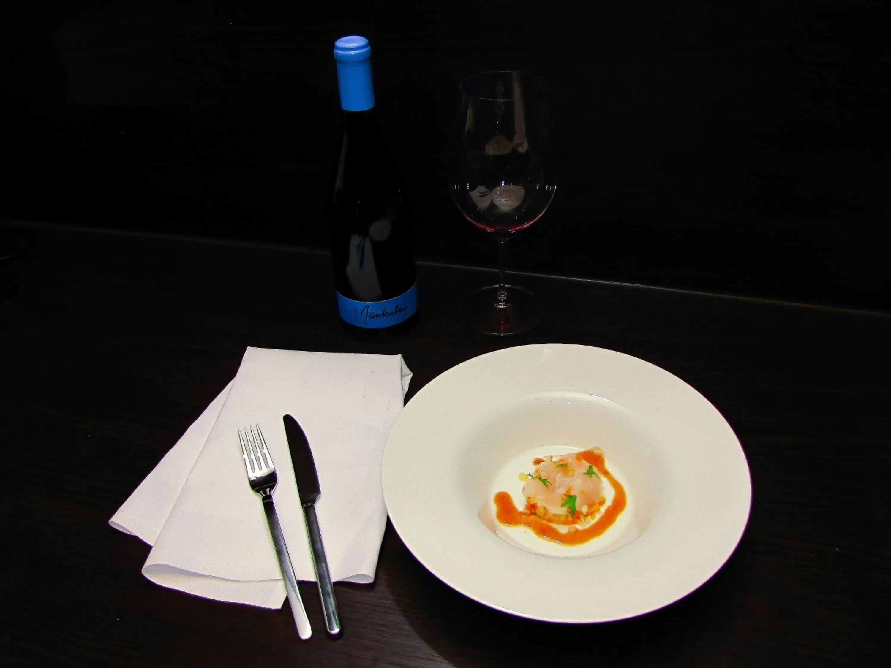 Restaurant/places to eat in DAS TANN rooms & wine