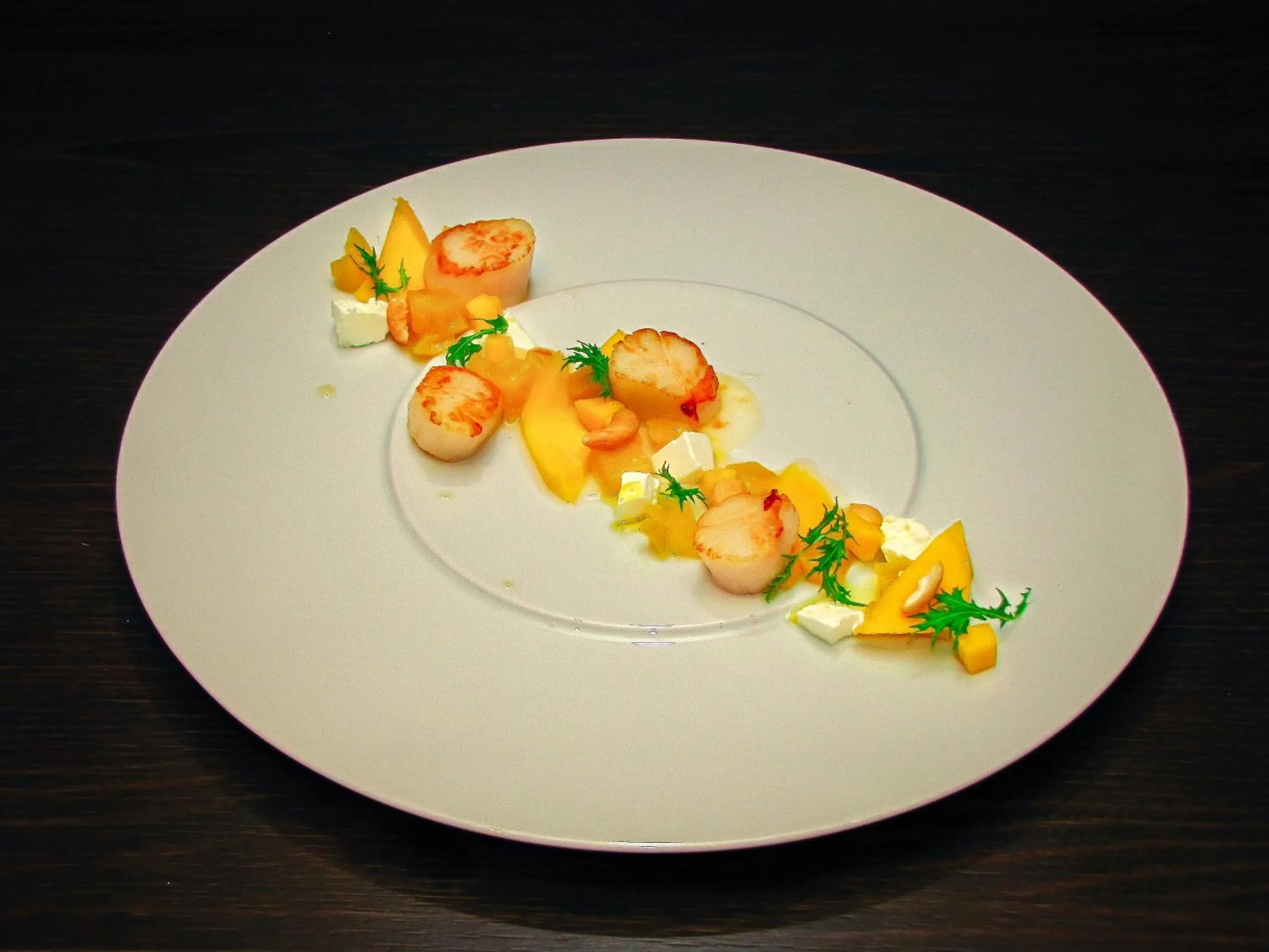 Restaurant/places to eat in DAS TANN rooms & wine