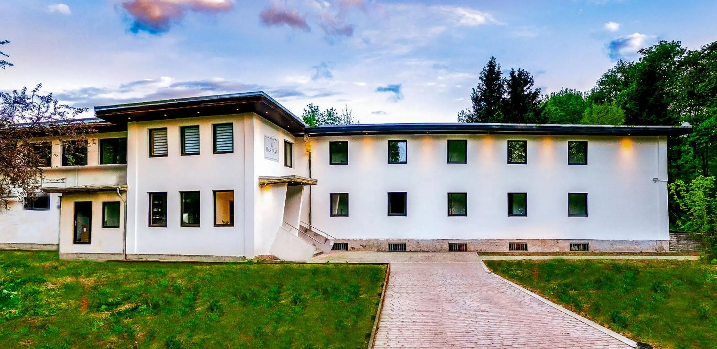 Facade/entrance in DAS TANN rooms & wine