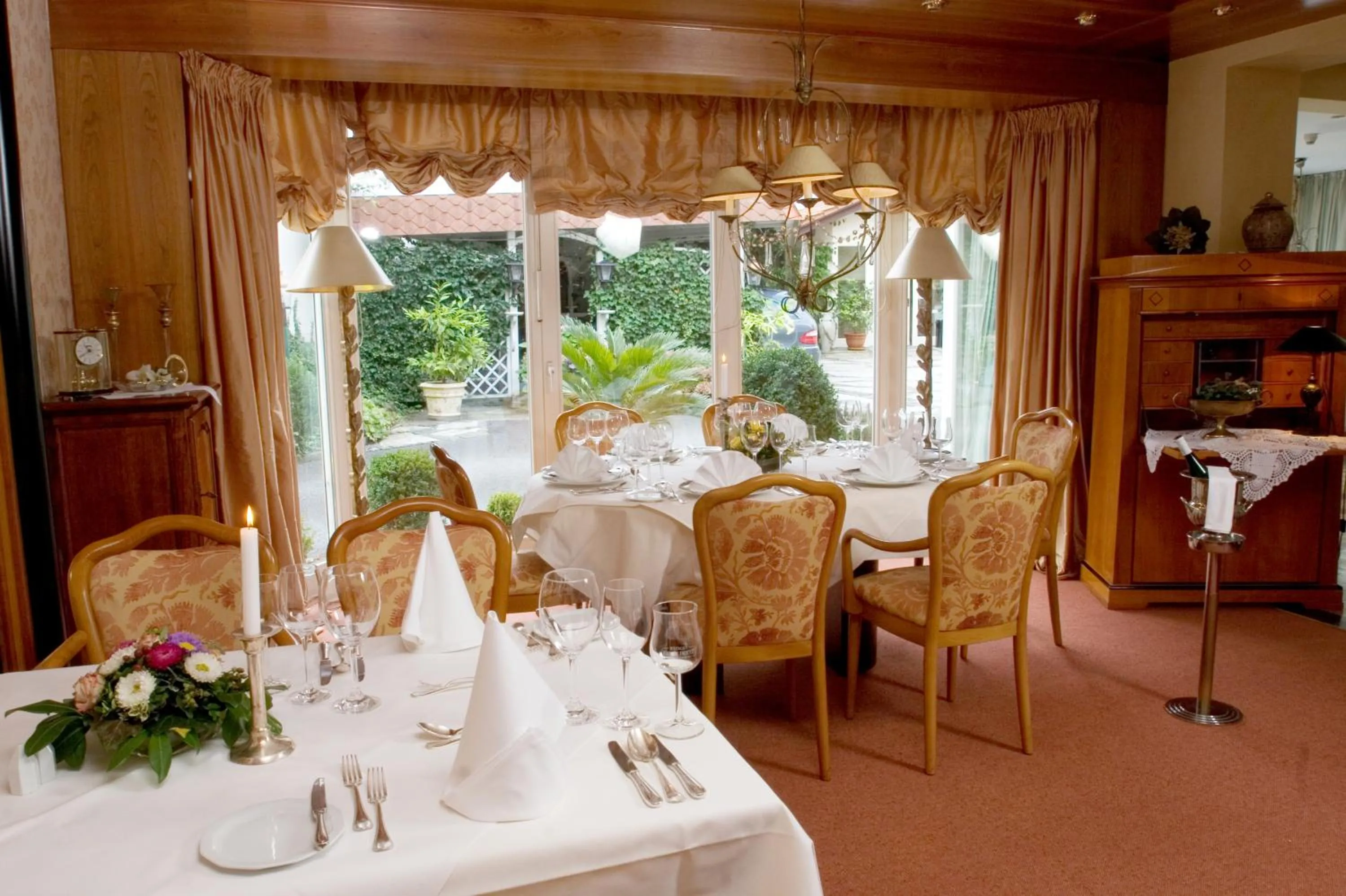 Restaurant/places to eat in Hotel Alt Vellern