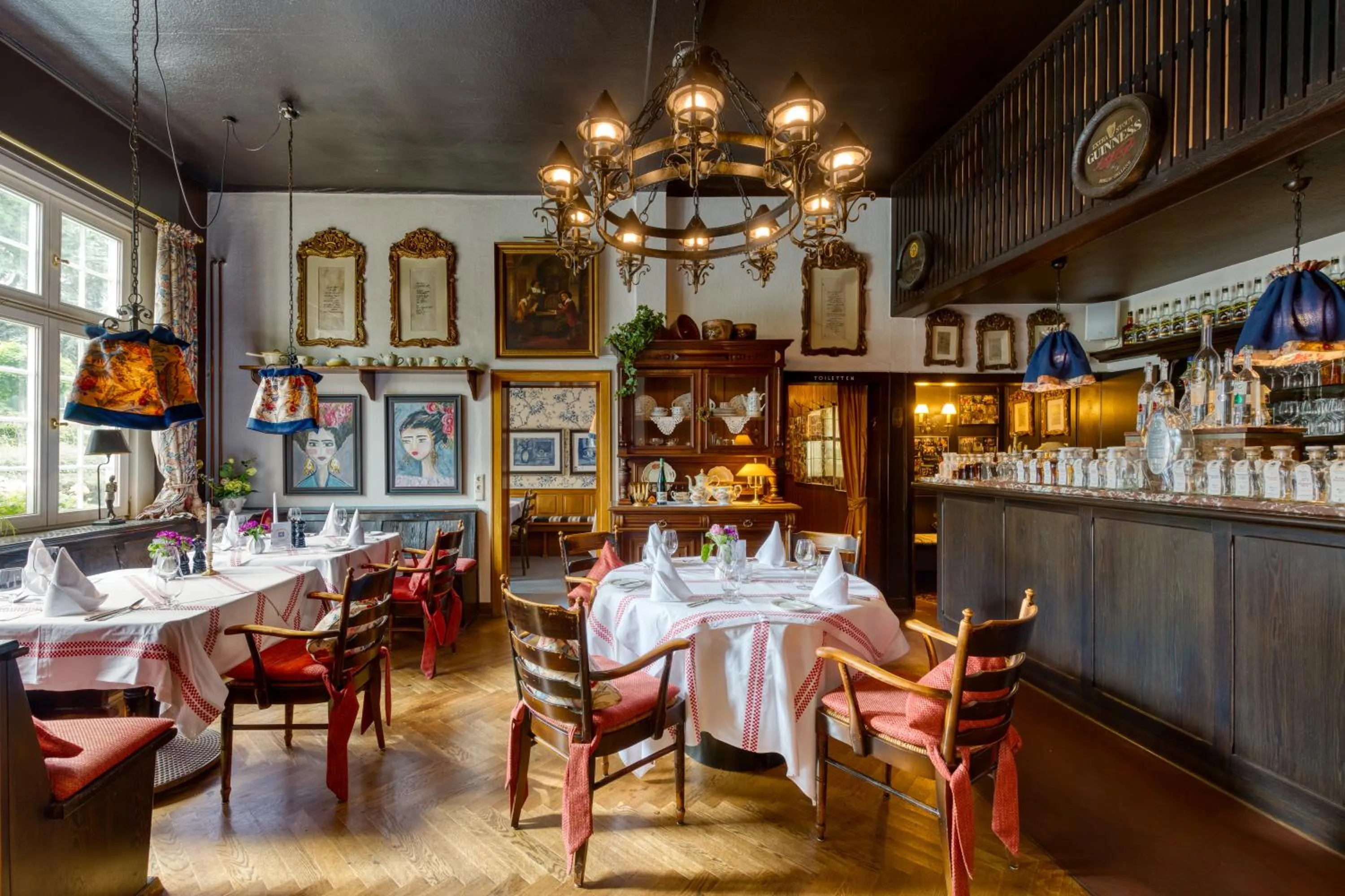 Restaurant/places to eat in Hotel Alt Vellern