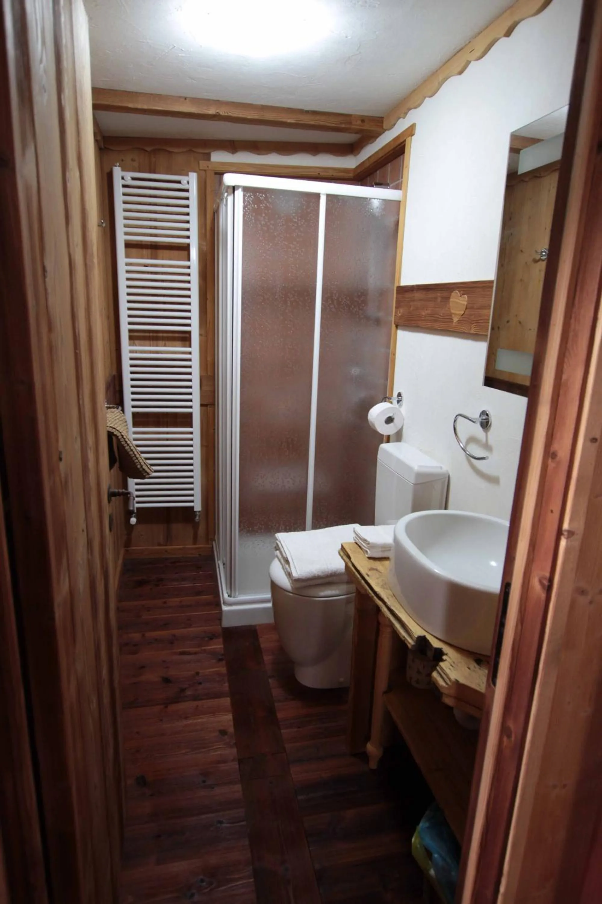 Bathroom in Chambres D'Hotes Les Fleurs