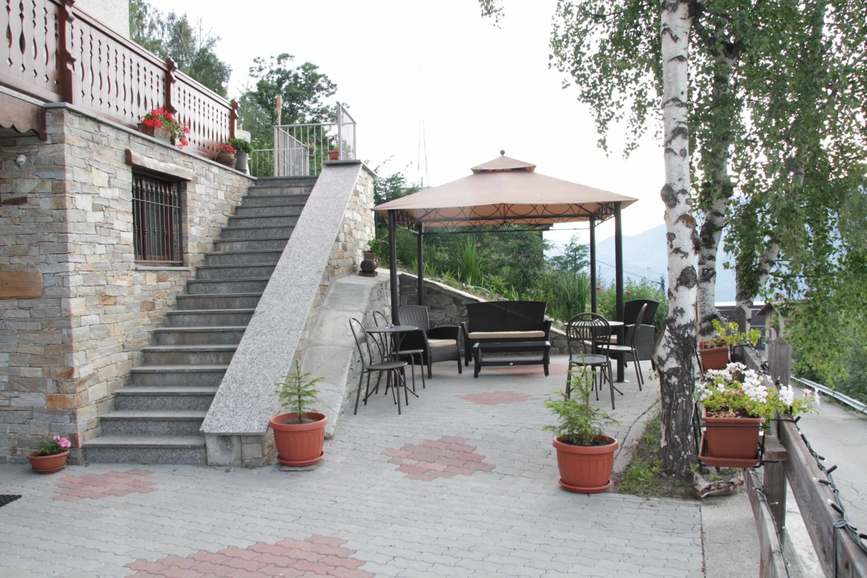 Garden in Chambres D'Hotes Les Fleurs