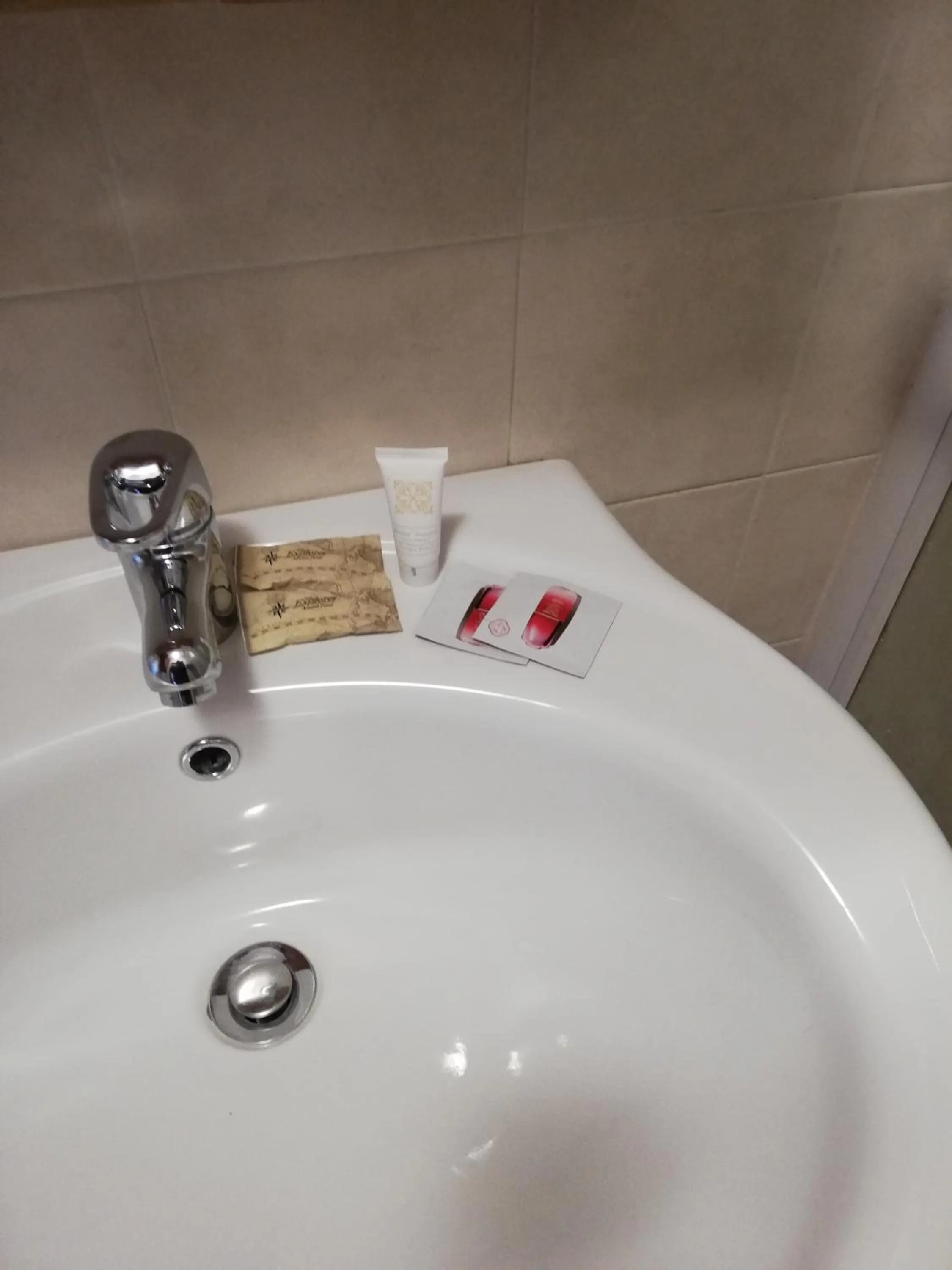 Bathroom in Chambres D'Hotes Les Fleurs