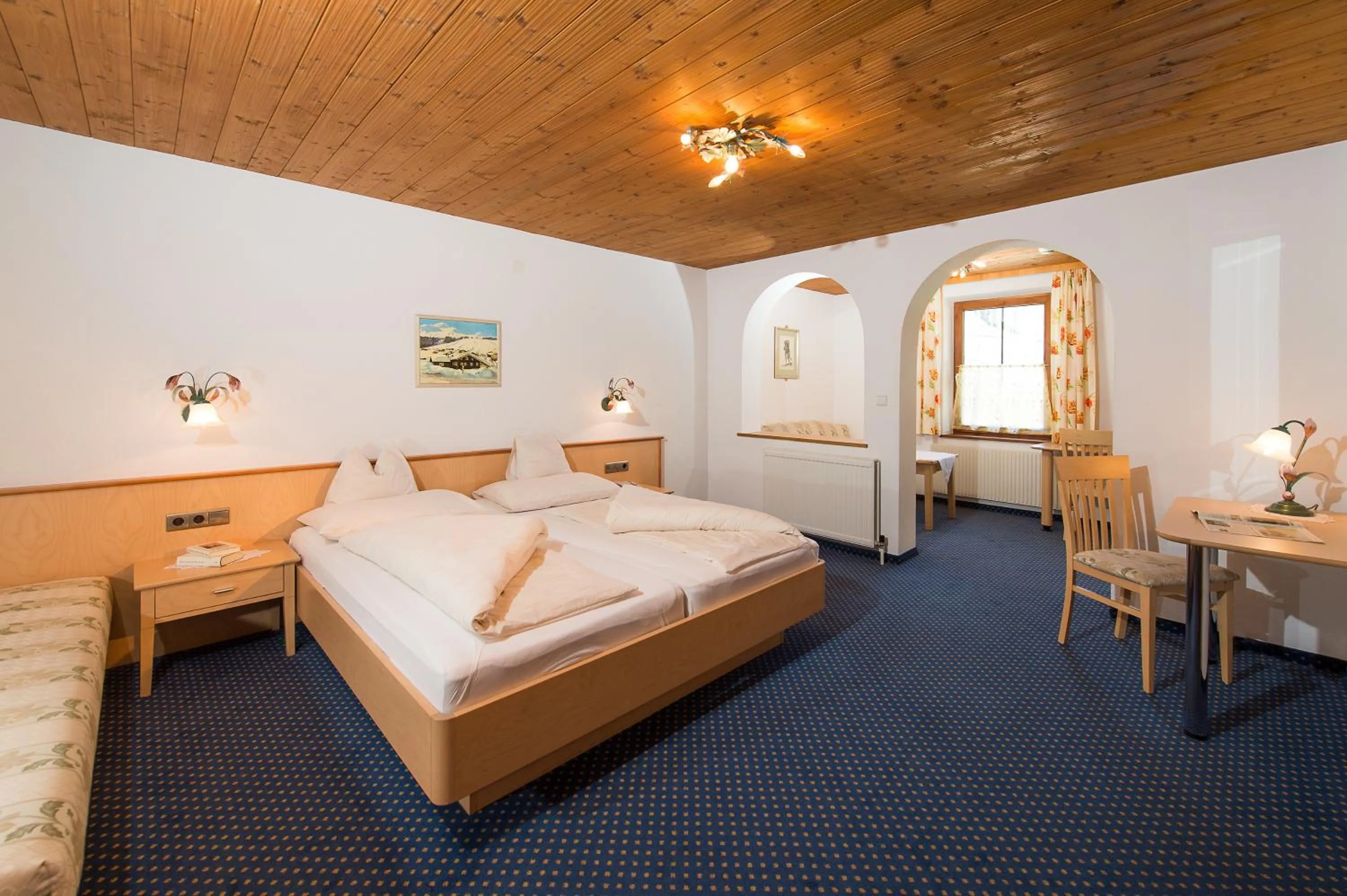 Bed in Gasthaus & Pension Alphorn