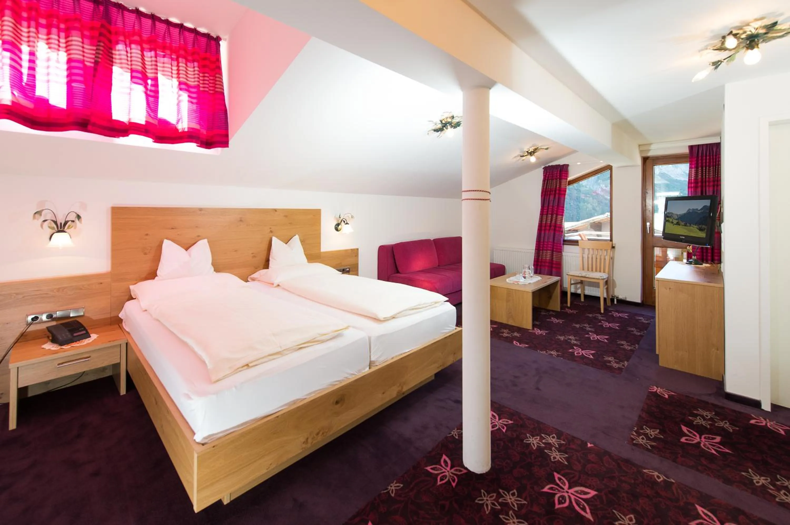 Bed in Gasthaus & Pension Alphorn