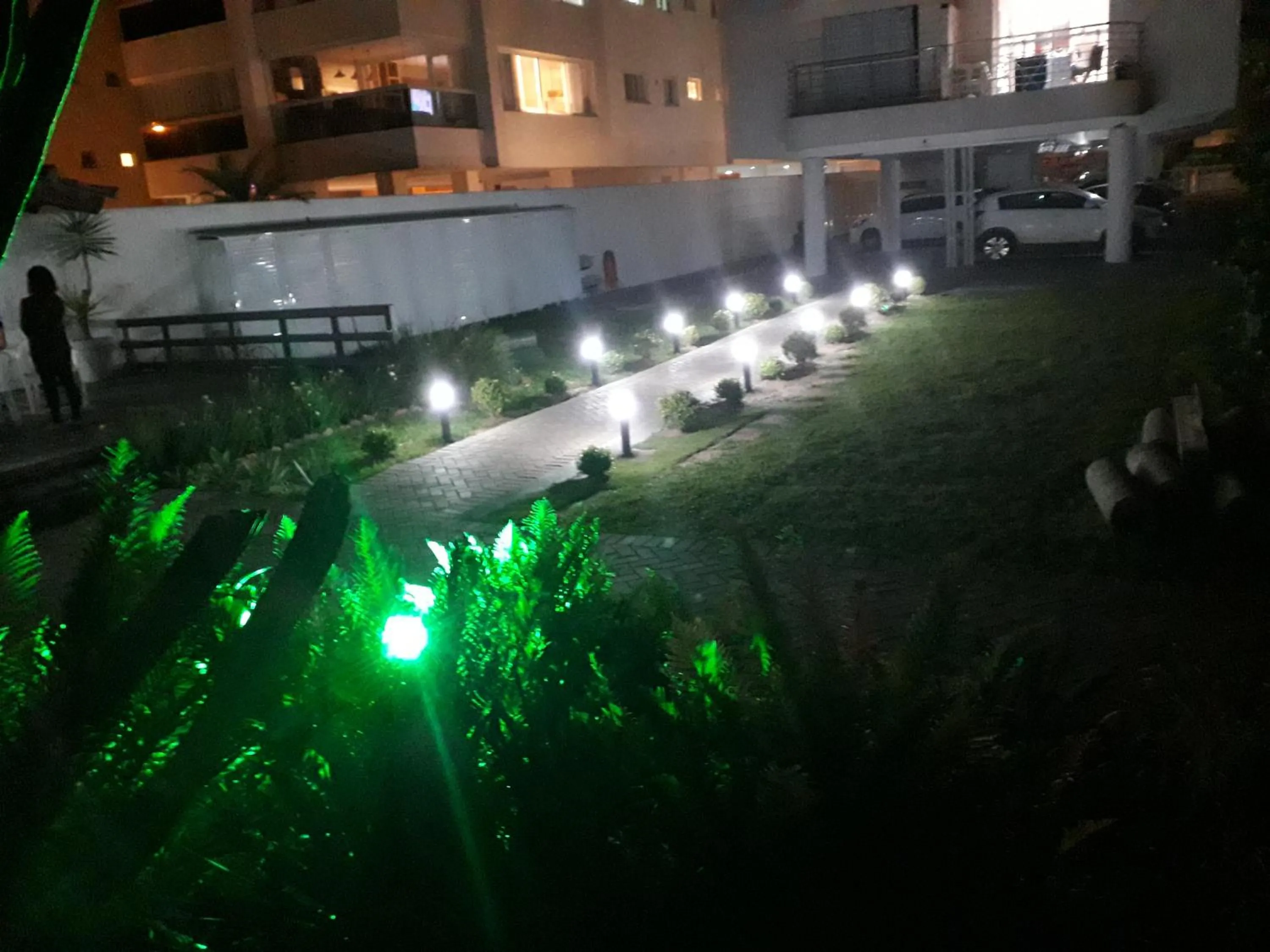 Ap 207 pe na areia em ingleses - Florianópolis SC