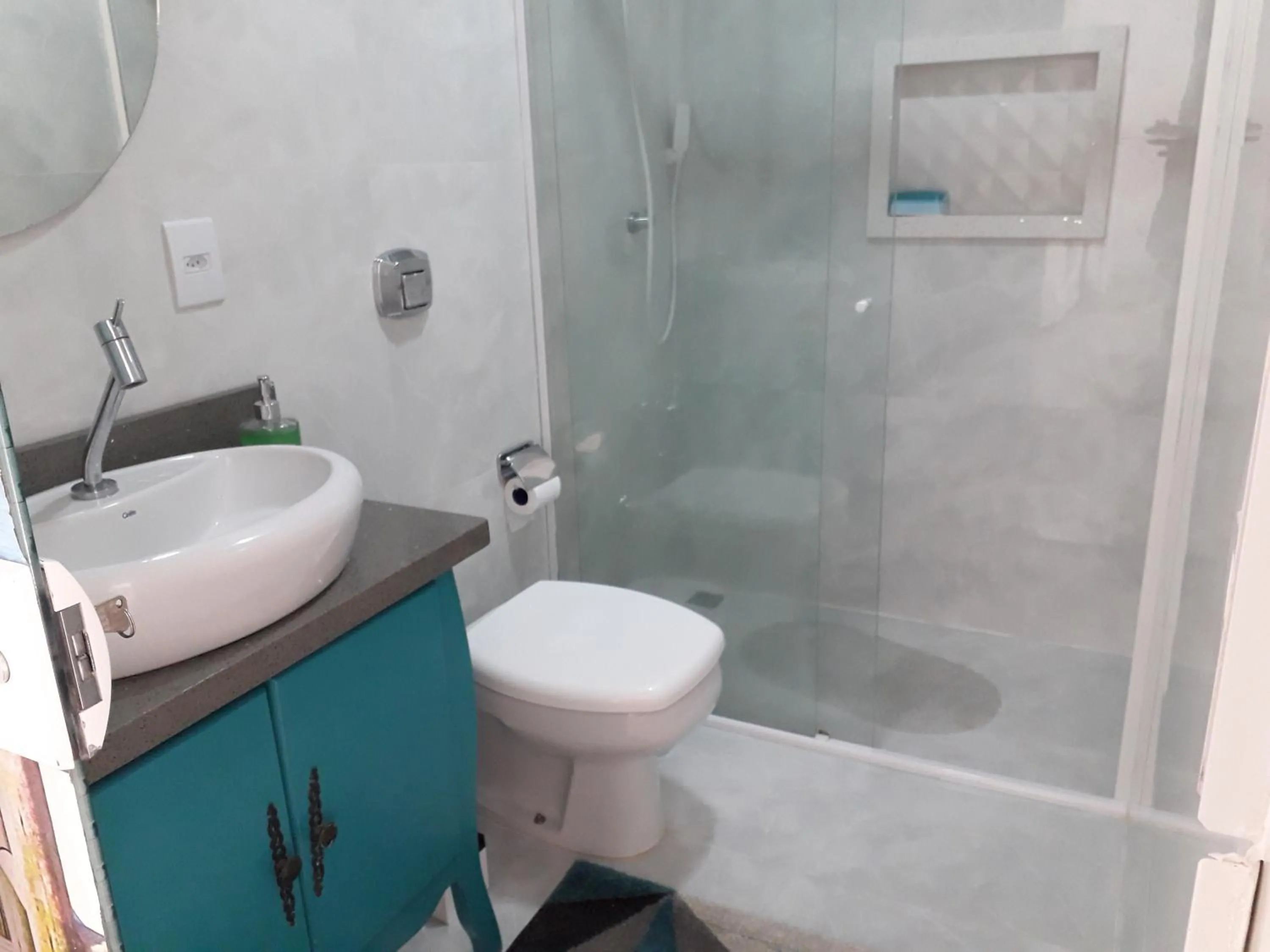 Shower in Ap 207 pe na areia em ingleses - Florianópolis SC
