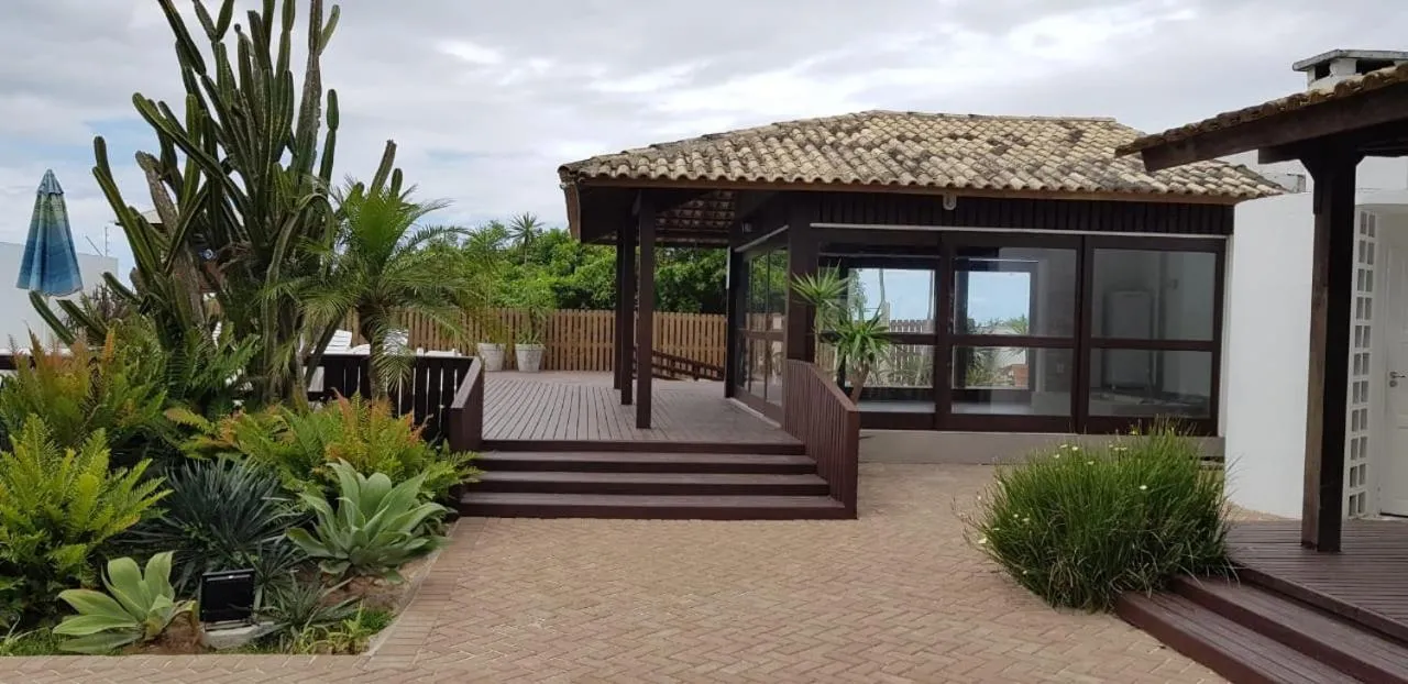 Ap 207 pe na areia em ingleses - Florianópolis SC