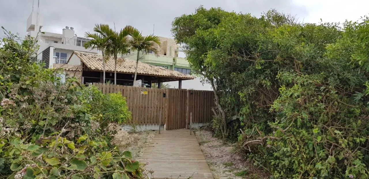 Ap 207 pe na areia em ingleses - Florianópolis SC