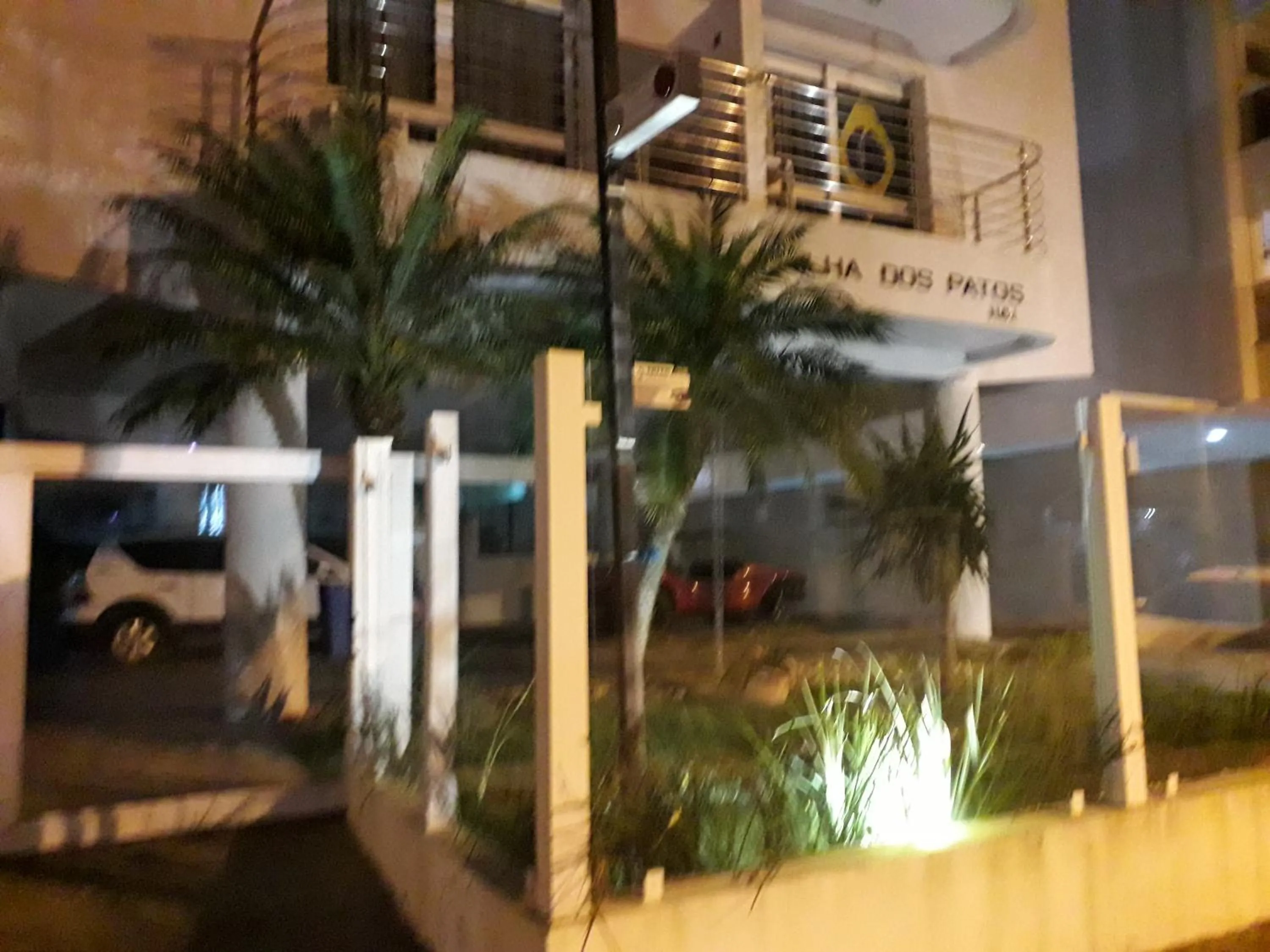 Ap 207 pe na areia em ingleses - Florianópolis SC