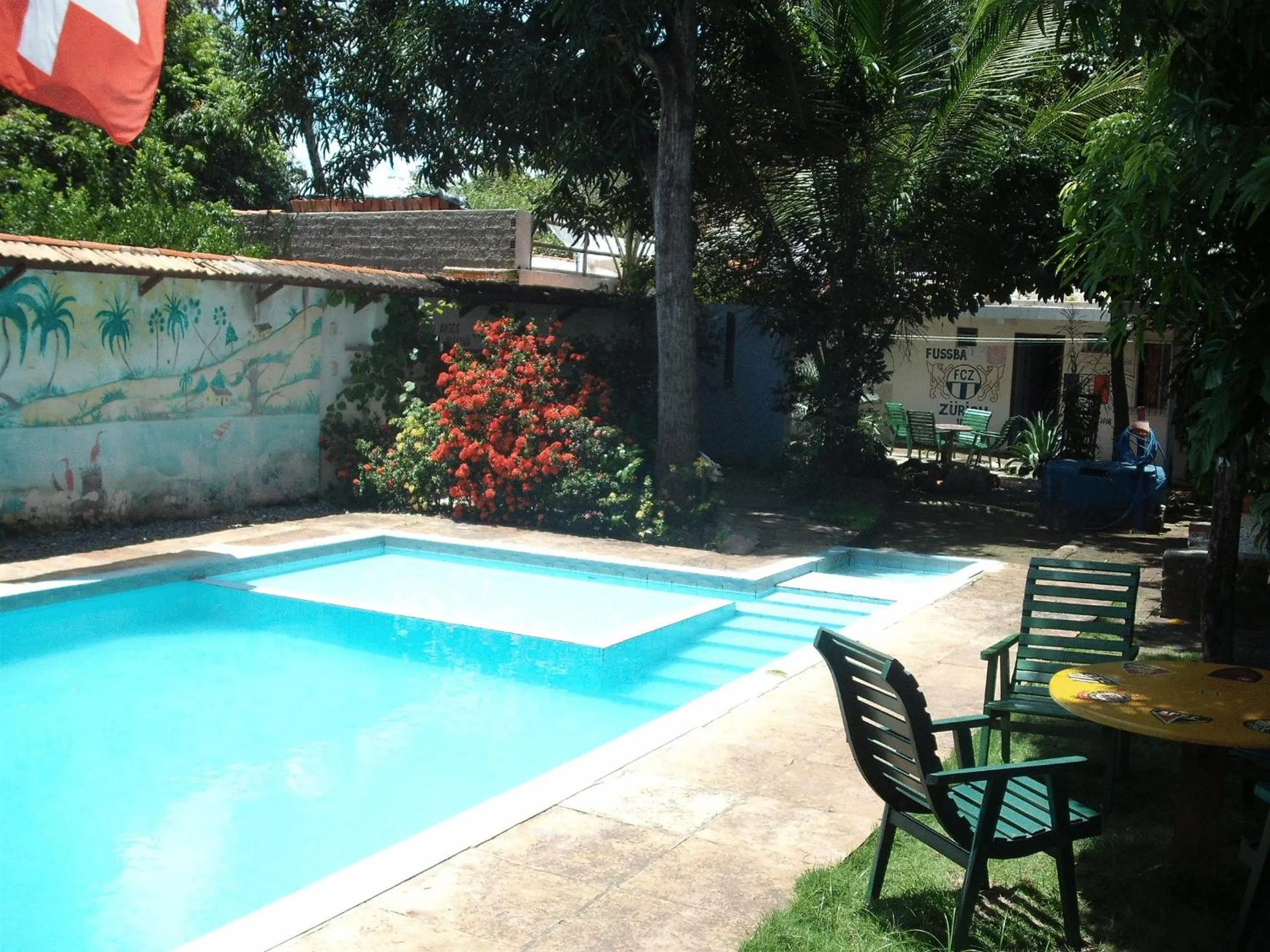 Swimming pool in Pousada Chalé Suiço