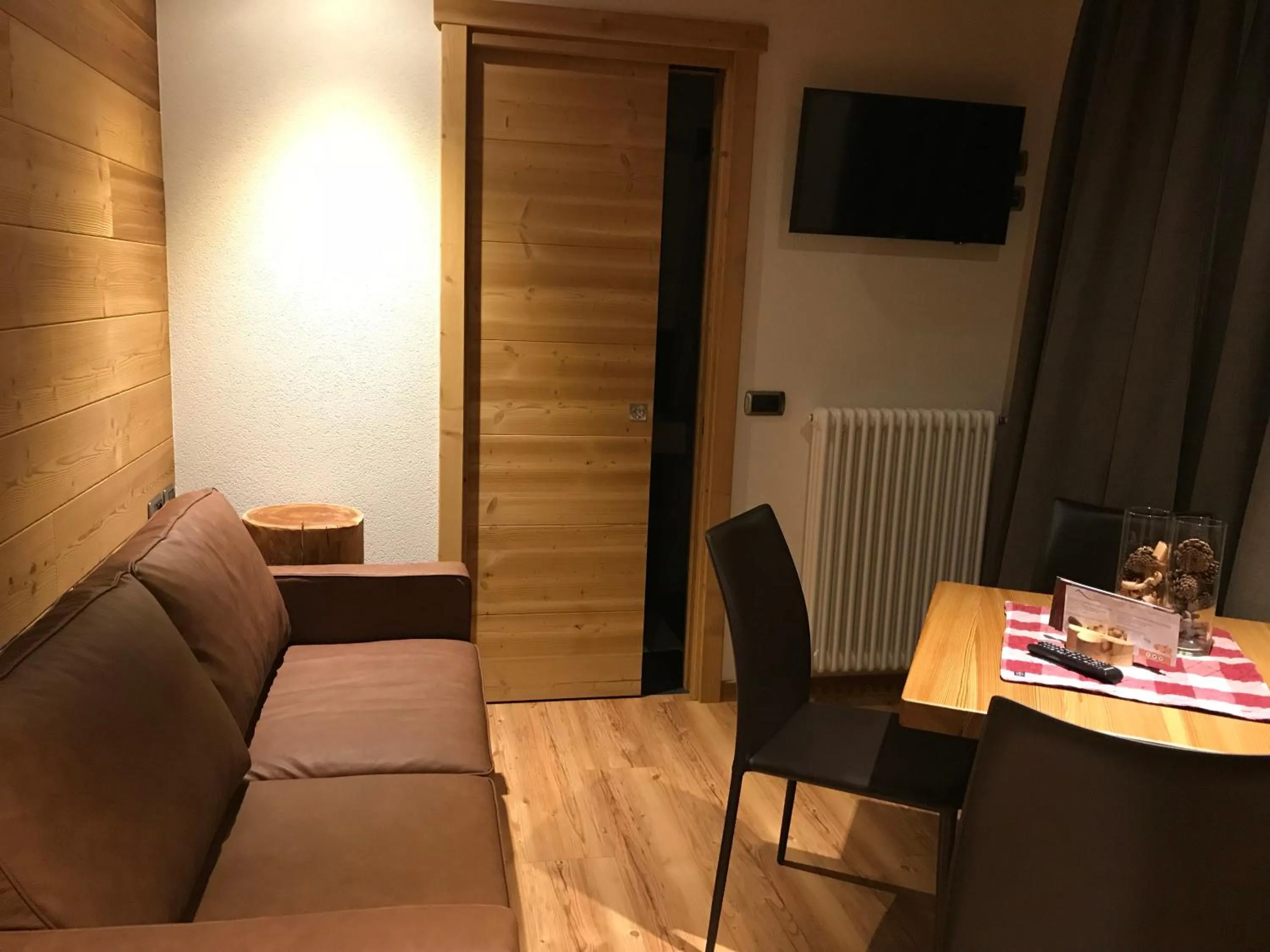 Living room in Alpen Hotel Chalet