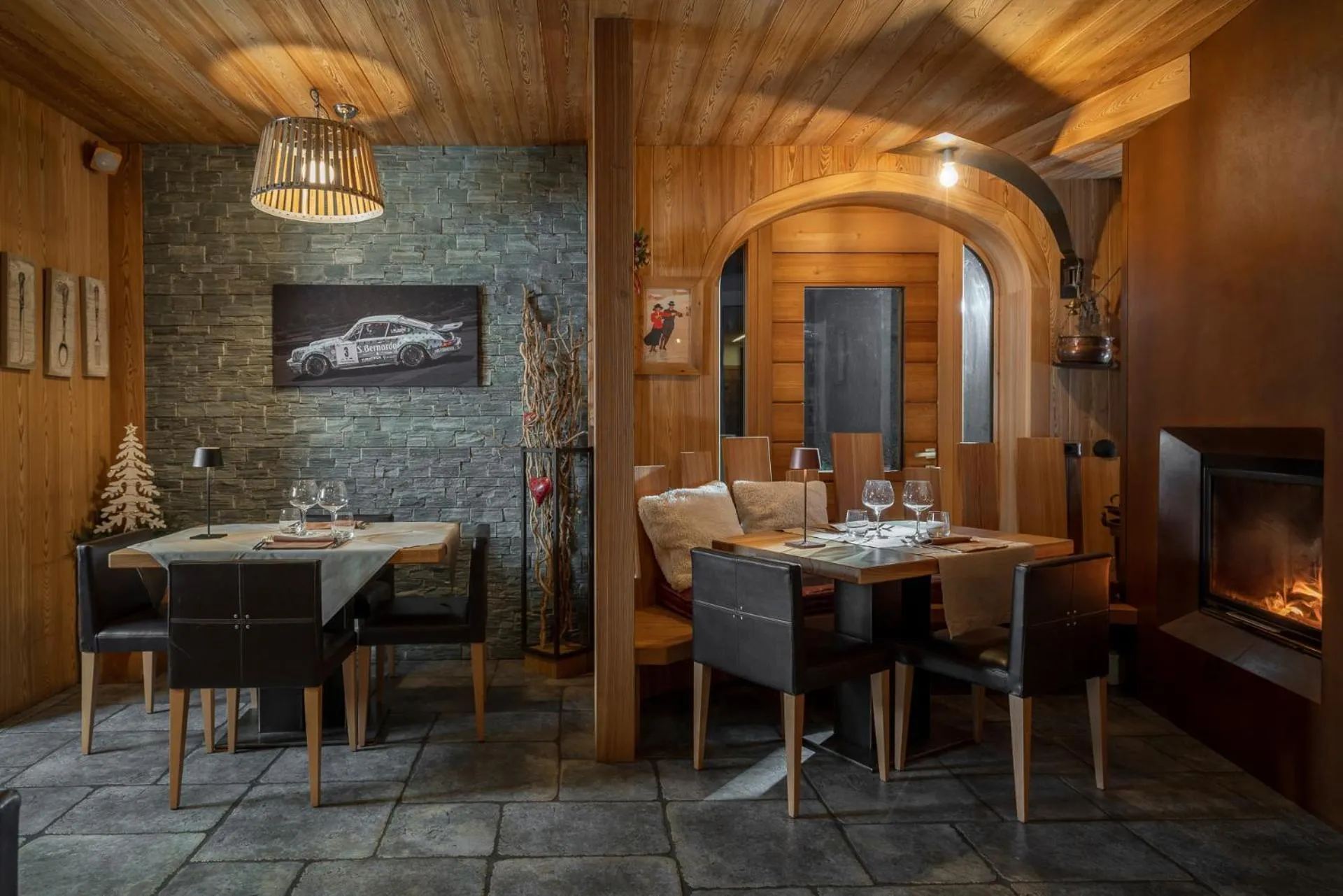 Restaurant/places to eat in Alpen Hotel Chalet