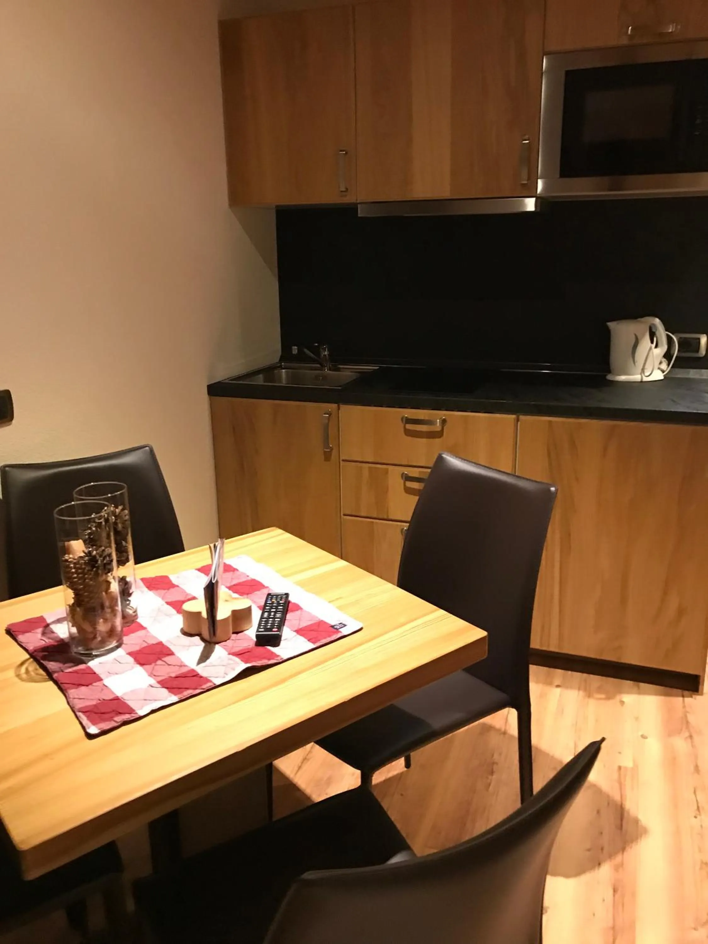 Dining area in Alpen Hotel Chalet