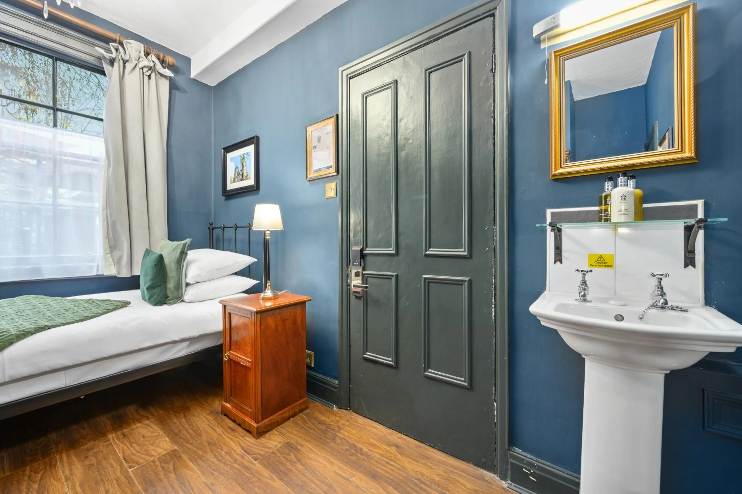 Bed in The Fat Badger