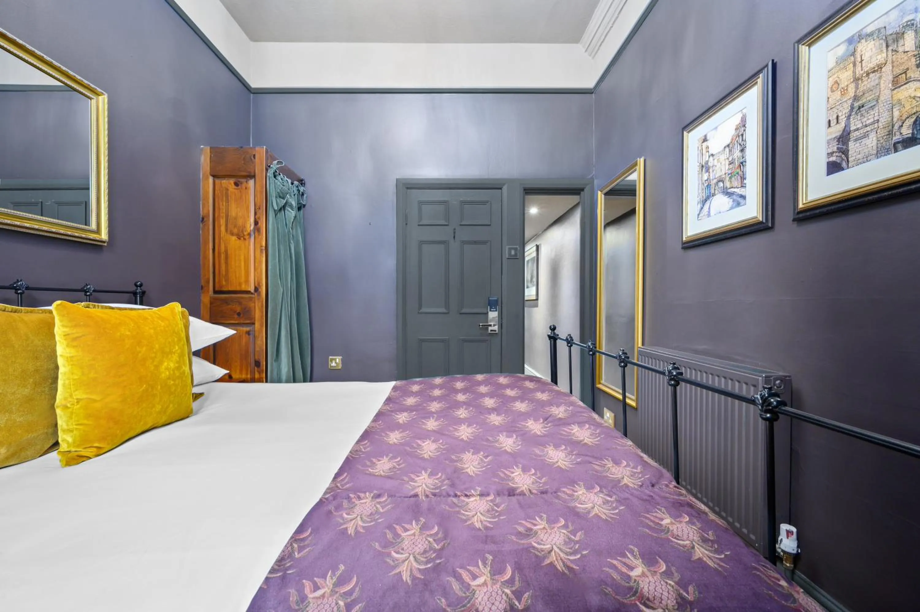 Bed in The Fat Badger