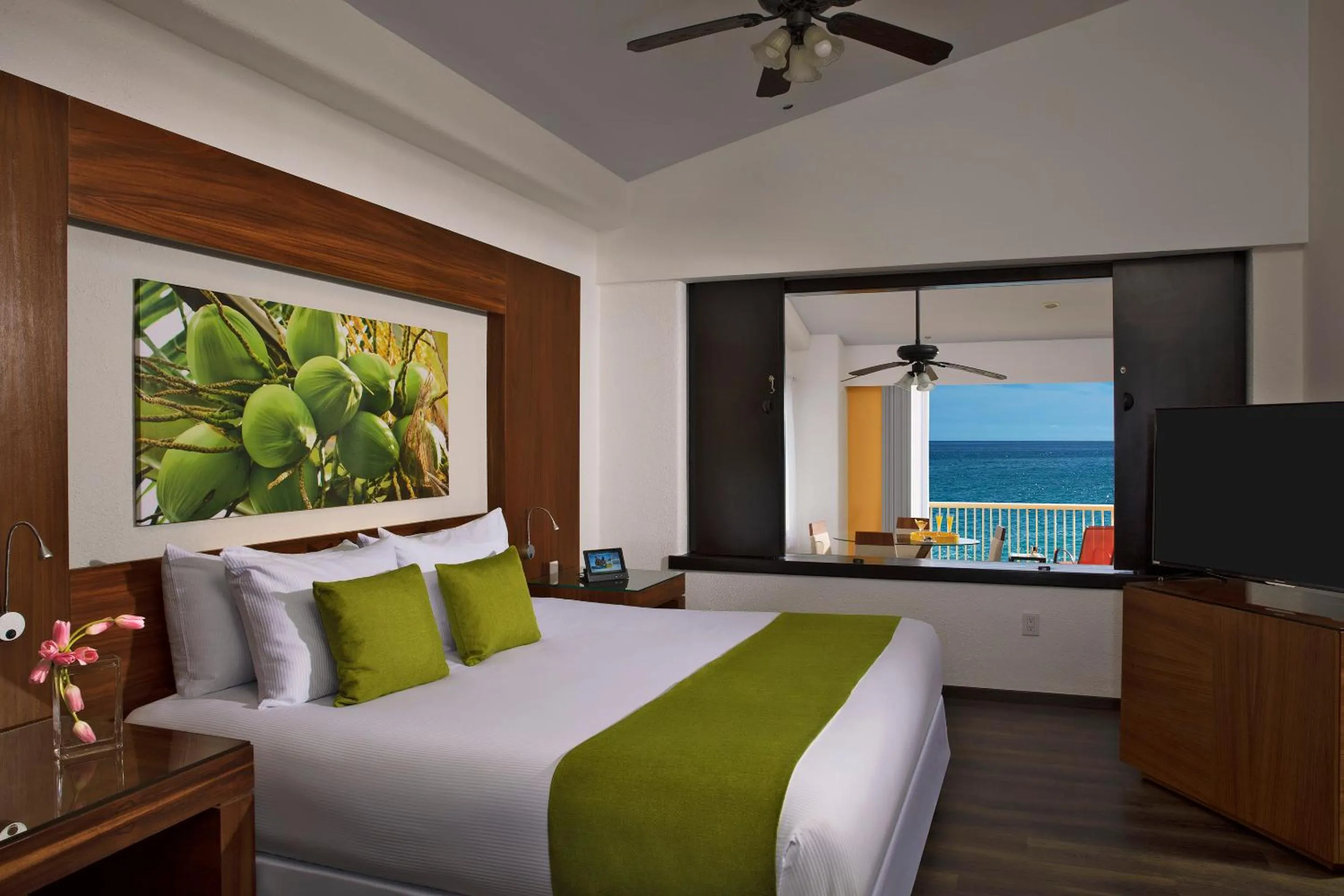 Photo of the whole room, Bed in Krystal Grand Nuevo Vallarta