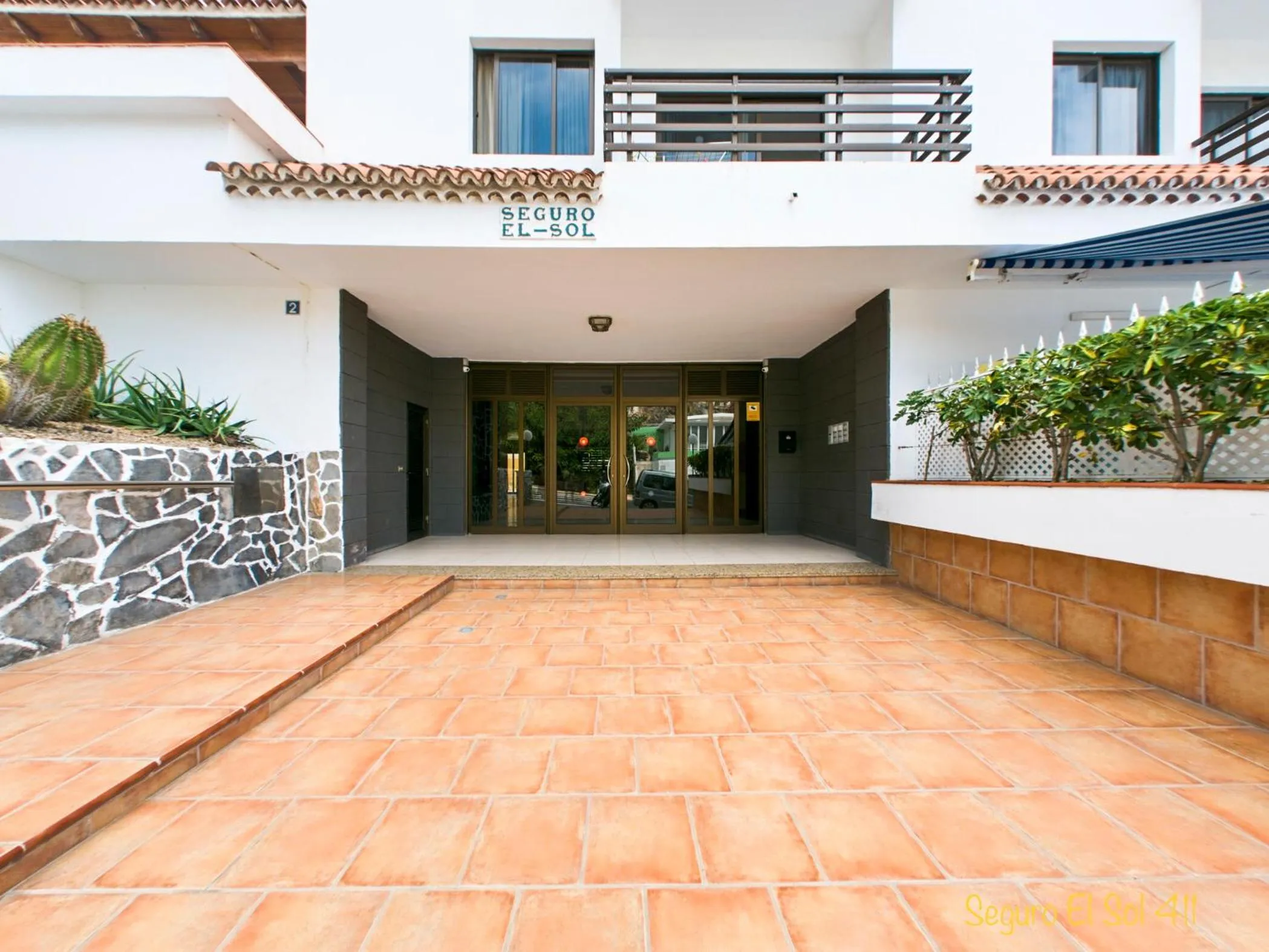 Facade/entrance in Seguro El Sol 411