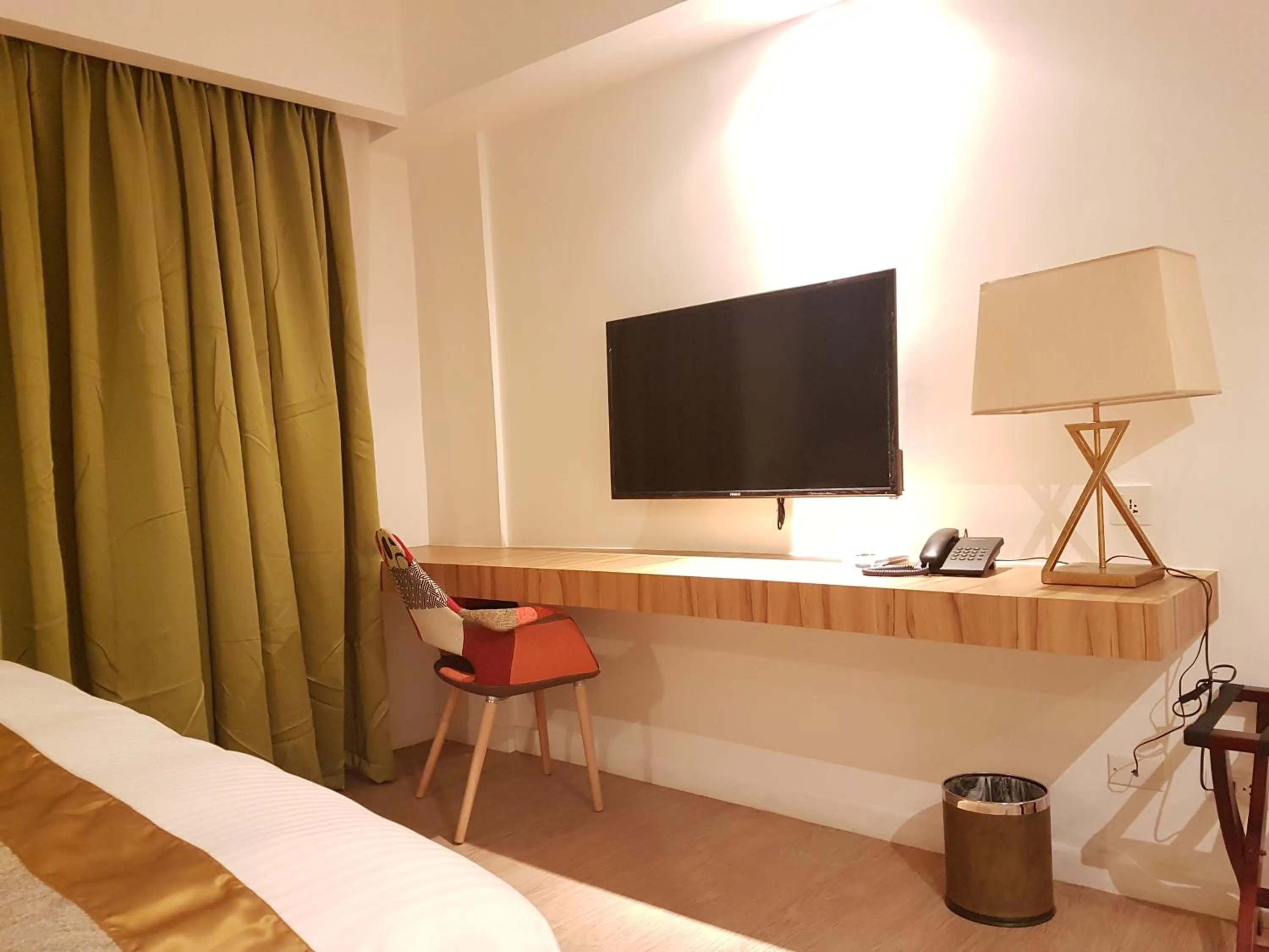 Bedroom, Bed in Ferra Hotel and Garden Suites