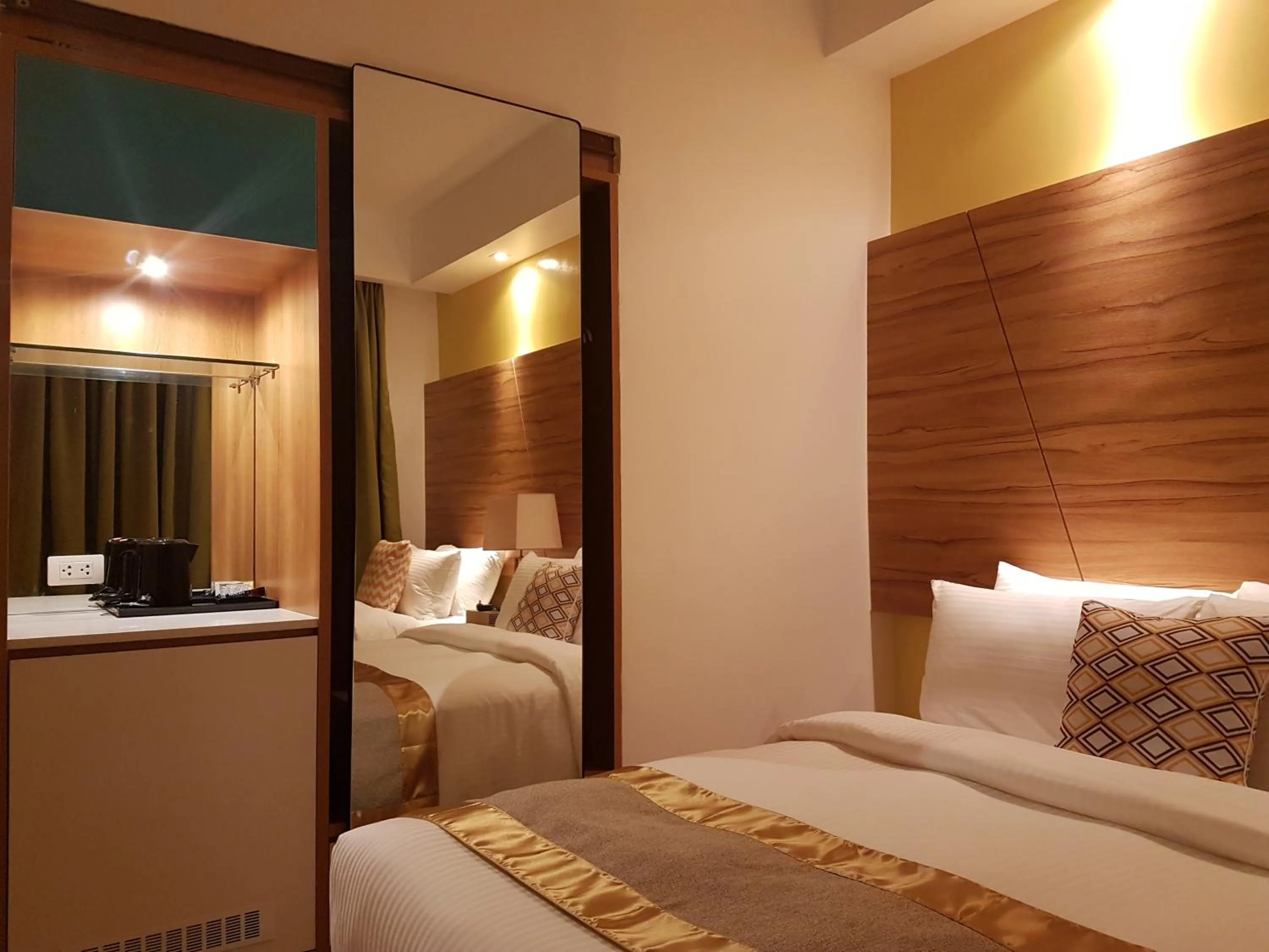 Bedroom, Bed in Ferra Hotel and Garden Suites