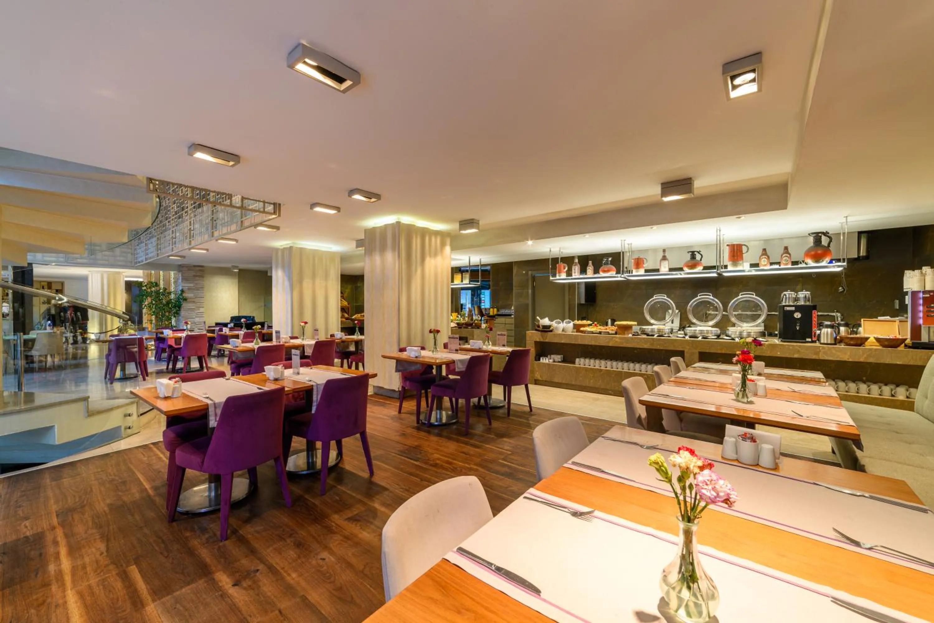 Restaurant/places to eat in Ramada by Wyndham Istanbul Grand Bazaar