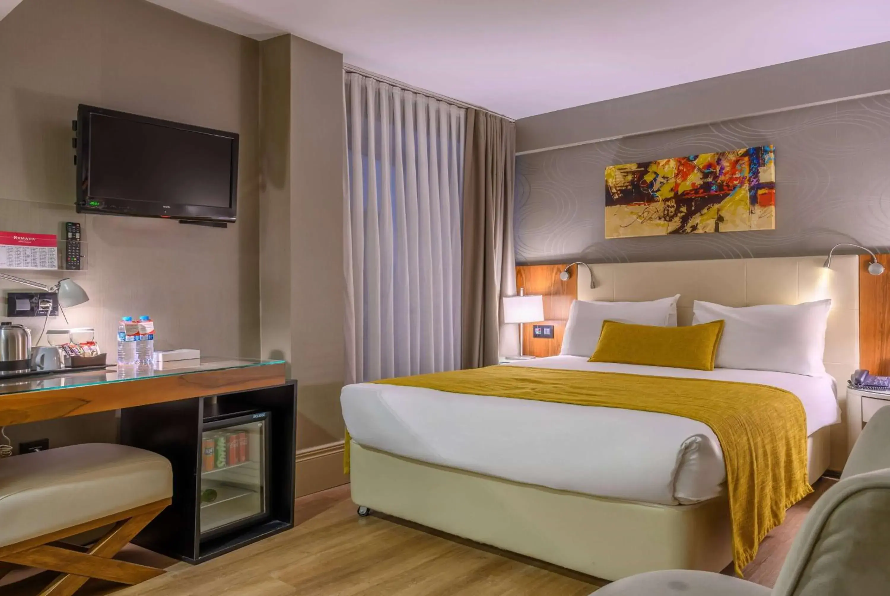 Photo of the whole room, Bed in Ramada by Wyndham Istanbul Grand Bazaar Photo of the whole room, Bed in Ramada by Wyndham Istanbul Grand Bazaar