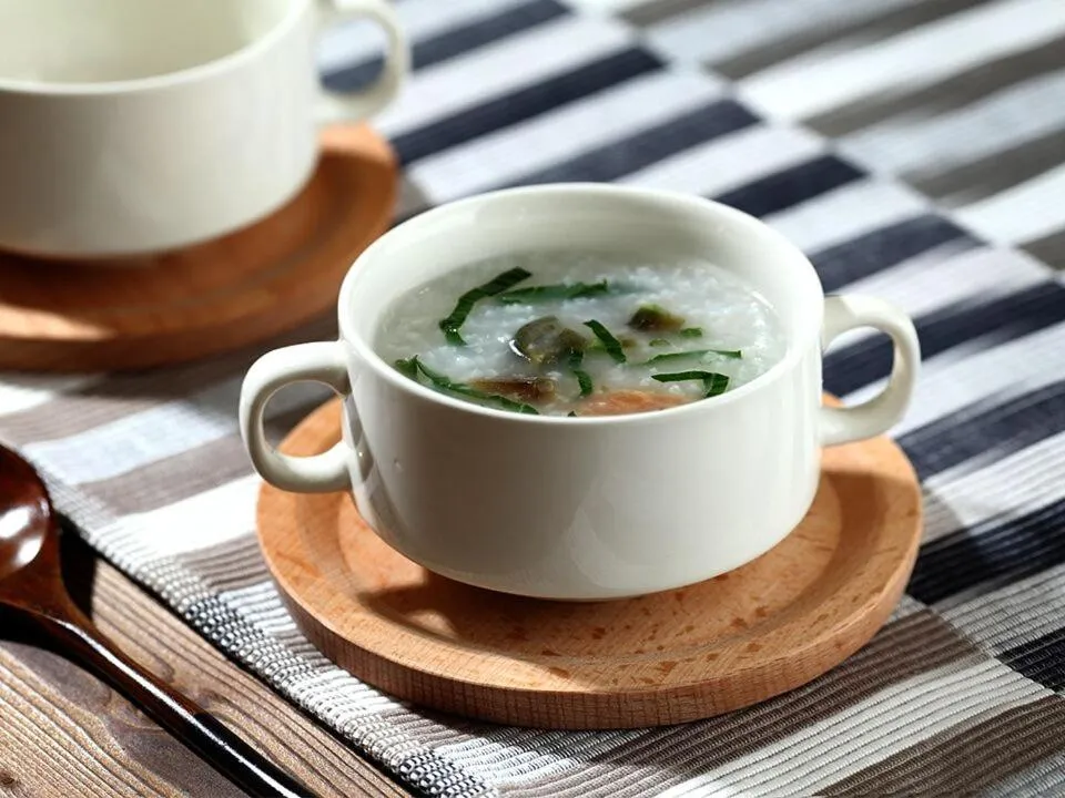 Restaurant/places to eat in Westlake Service Apartment