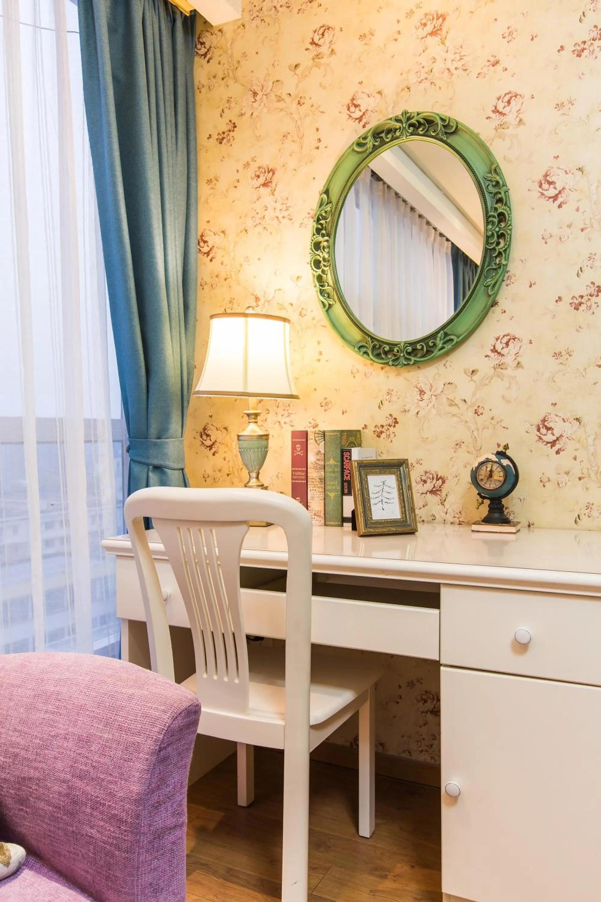 Decorative detail in Westlake Service Apartment