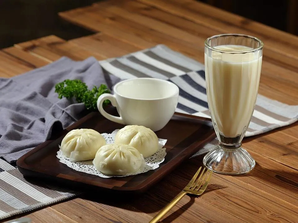 Restaurant/places to eat in Westlake Service Apartment