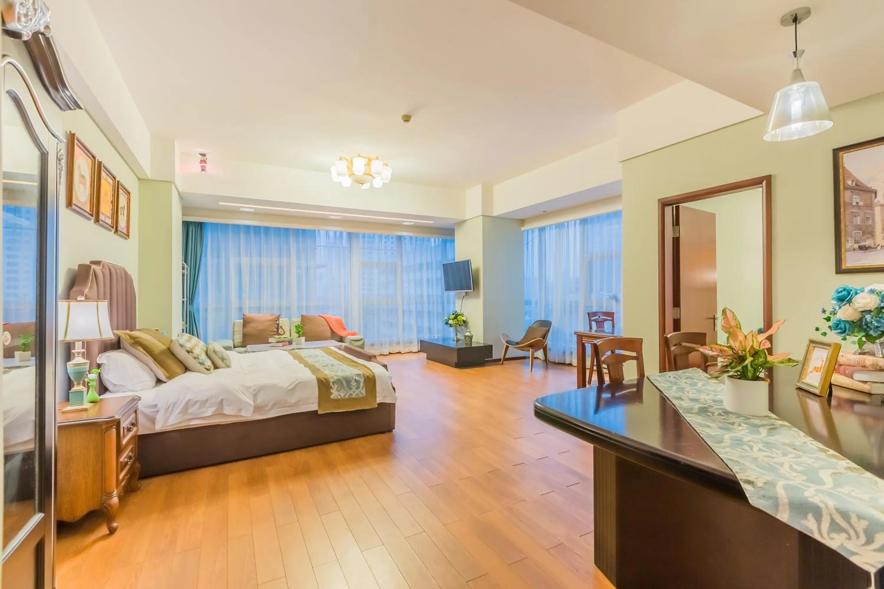 Bed in Westlake Service Apartment