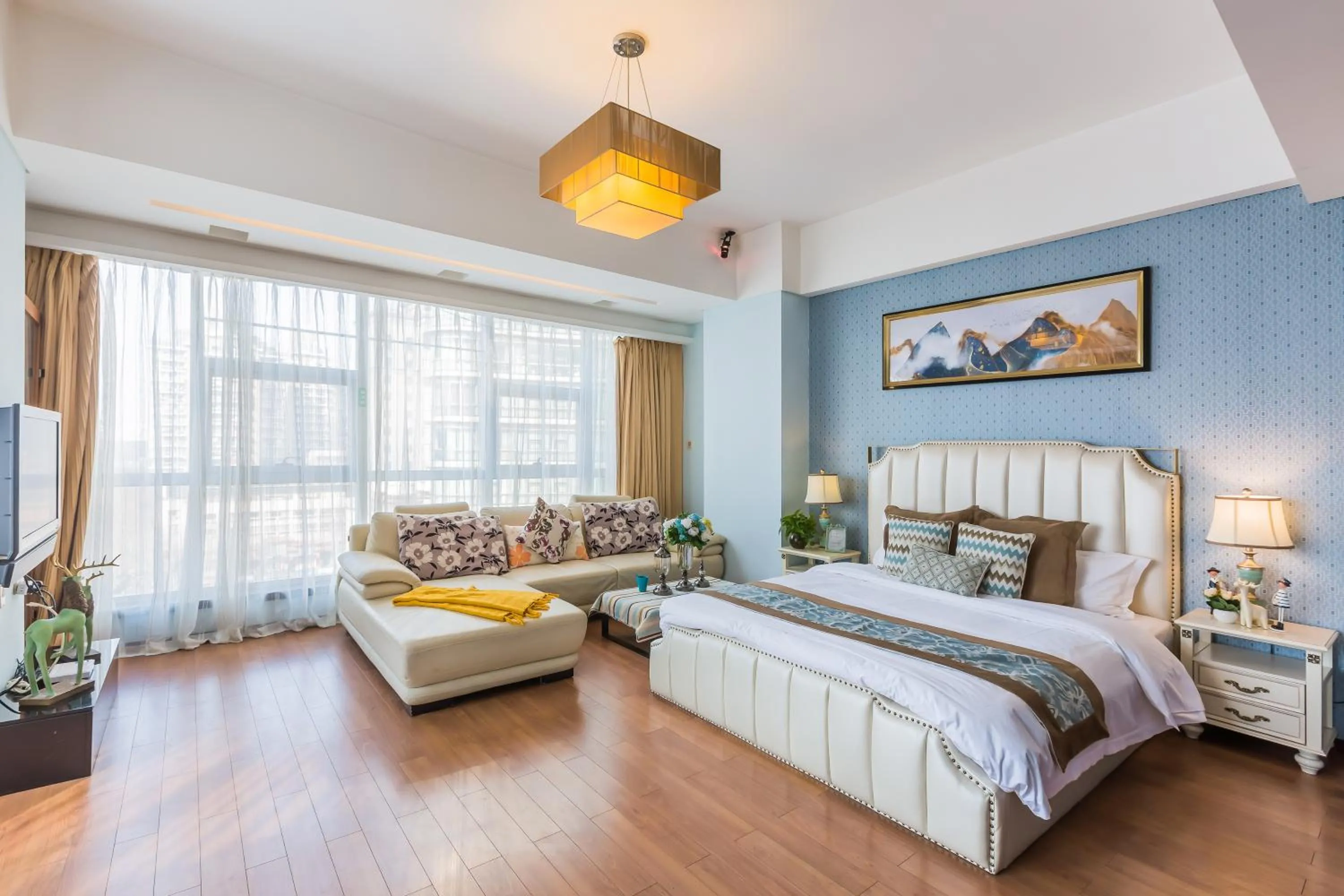 Bed in Westlake Service Apartment