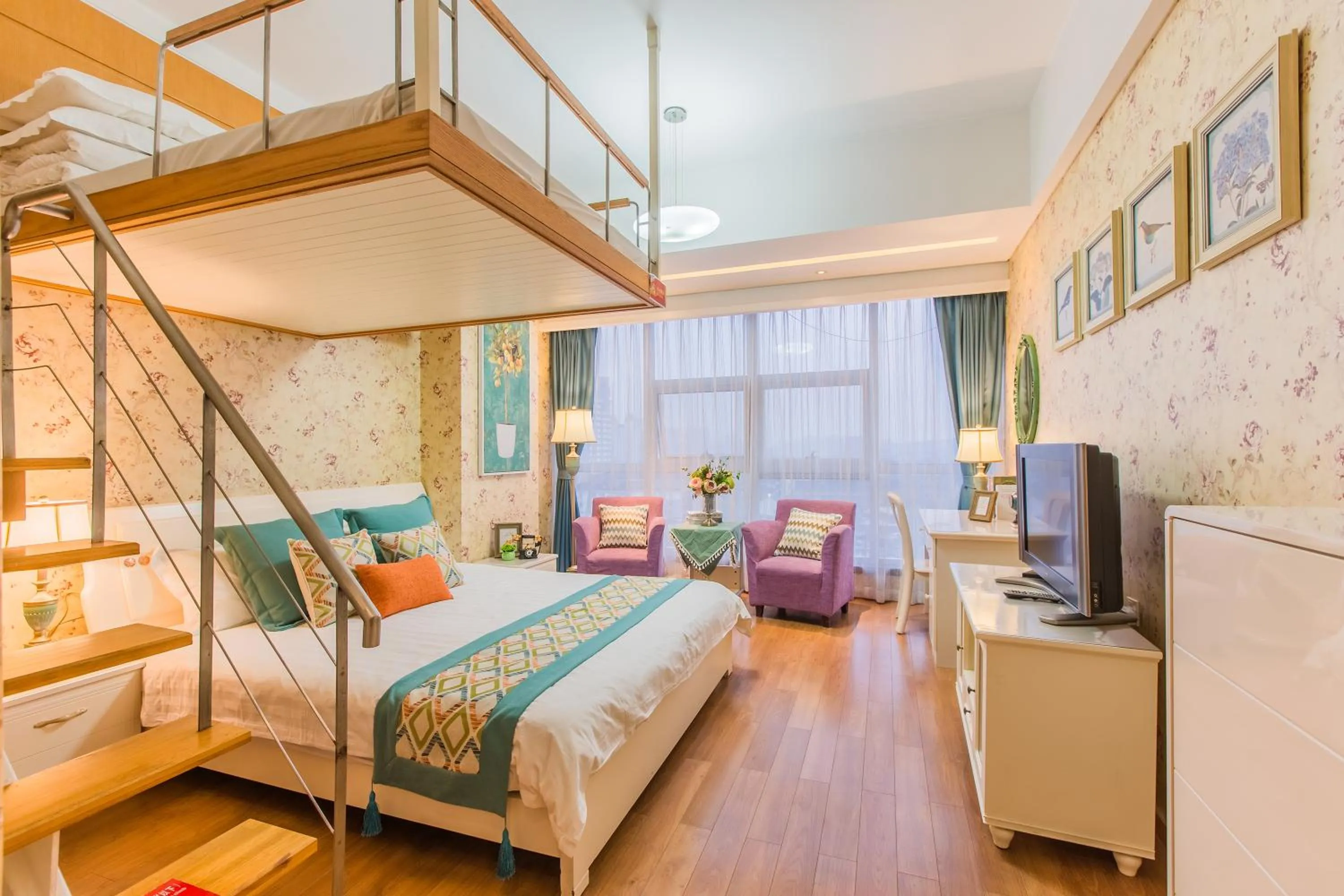 Photo of the whole room, Bed in Westlake Service Apartment