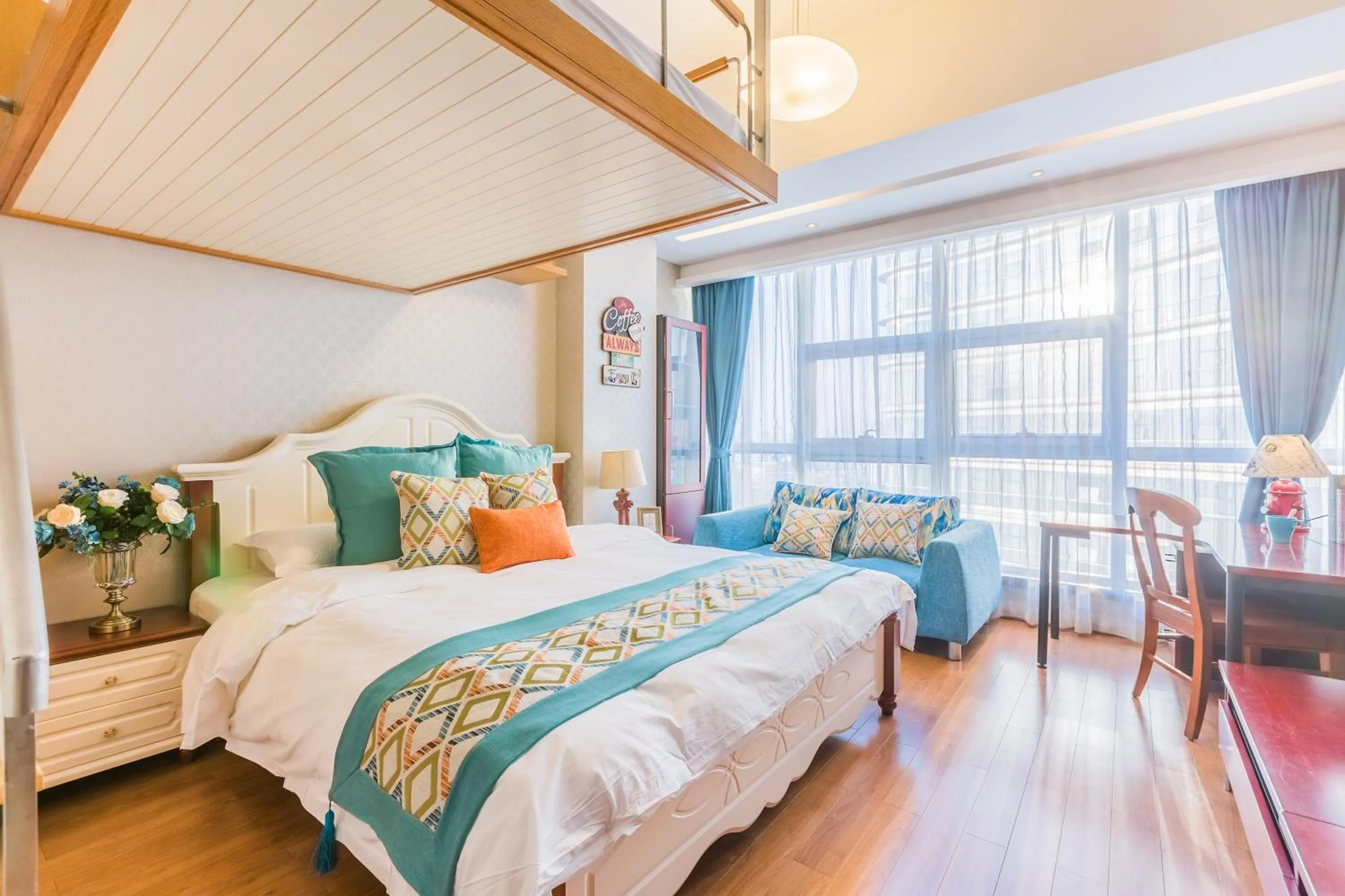 Photo of the whole room, Bed in Westlake Service Apartment