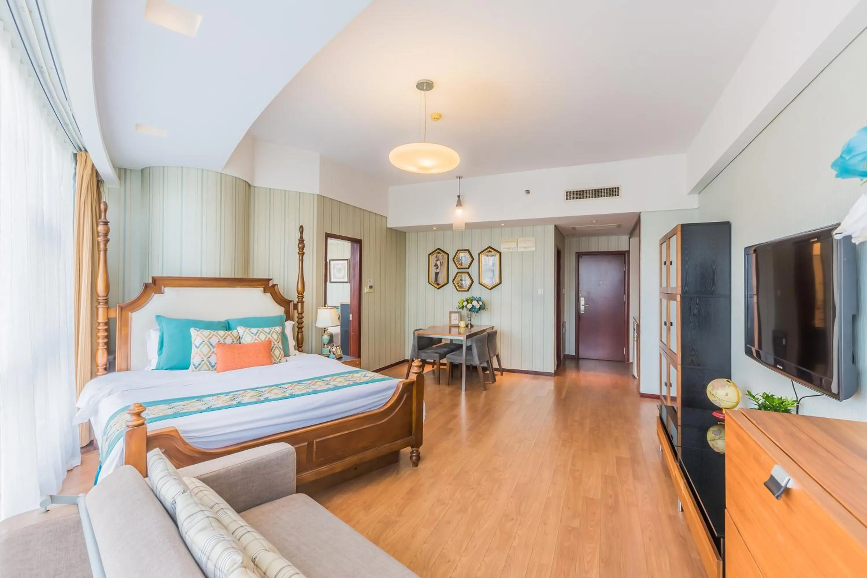 Bed in Westlake Service Apartment