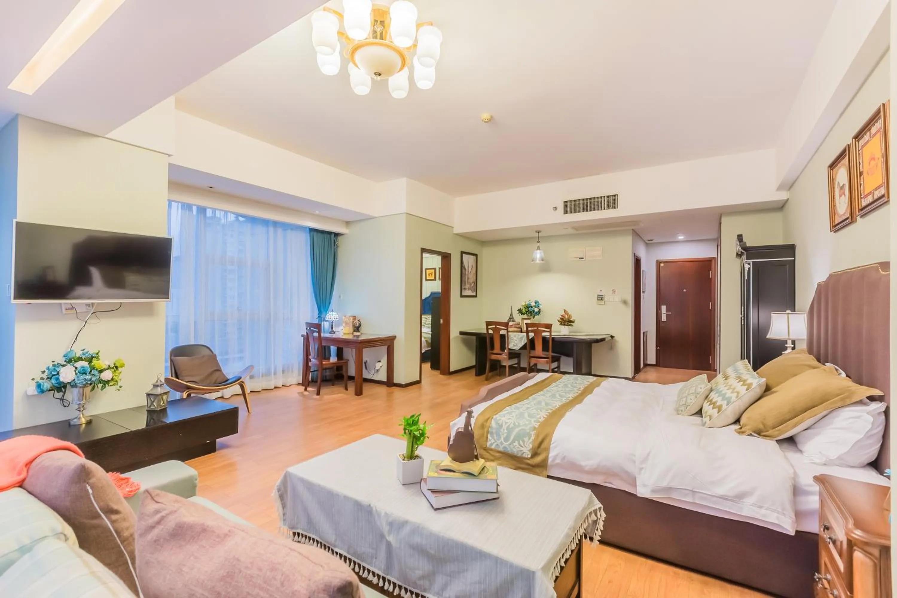 Bed in Westlake Service Apartment