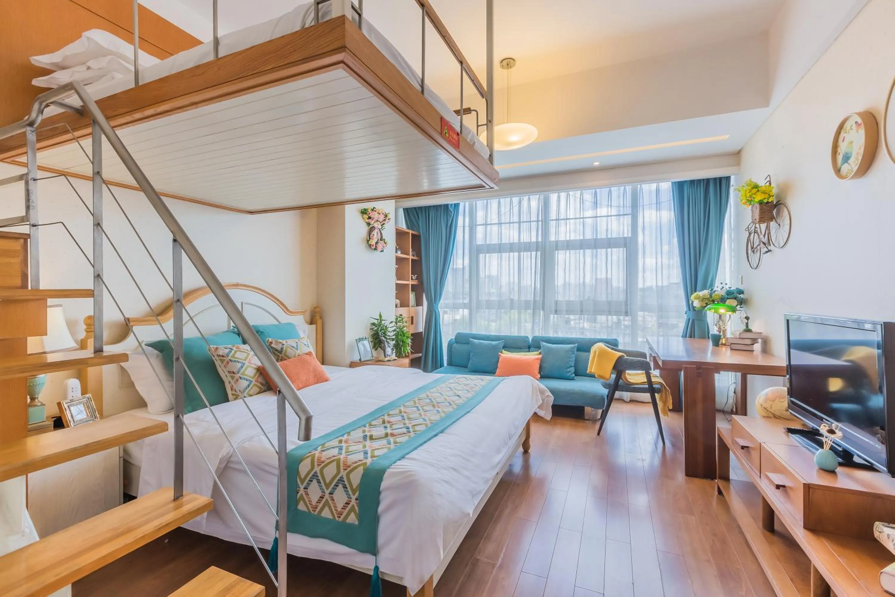 Bed in Westlake Service Apartment