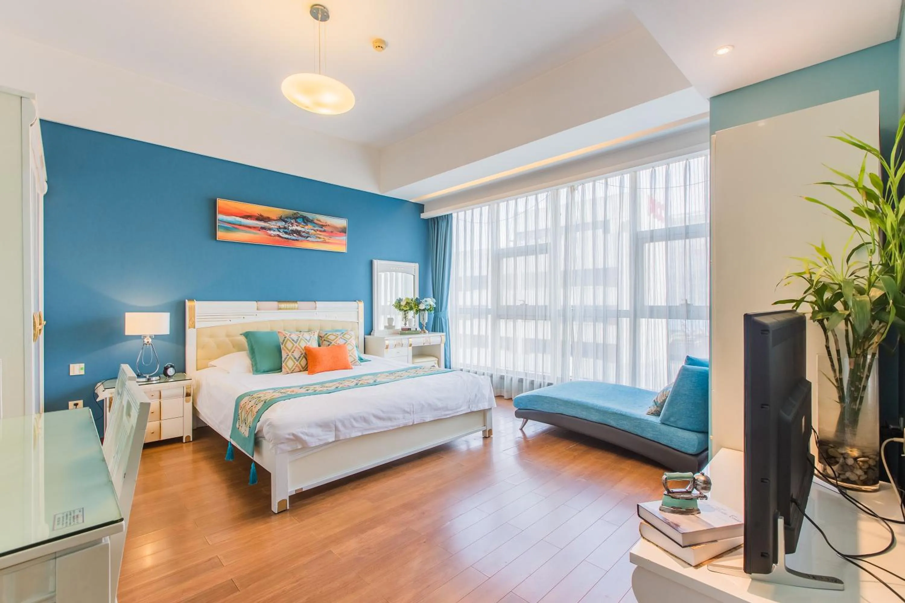 Photo of the whole room, Bed in Westlake Service Apartment