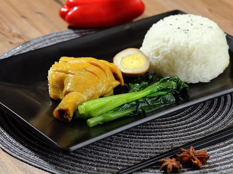Restaurant/places to eat in Westlake Service Apartment